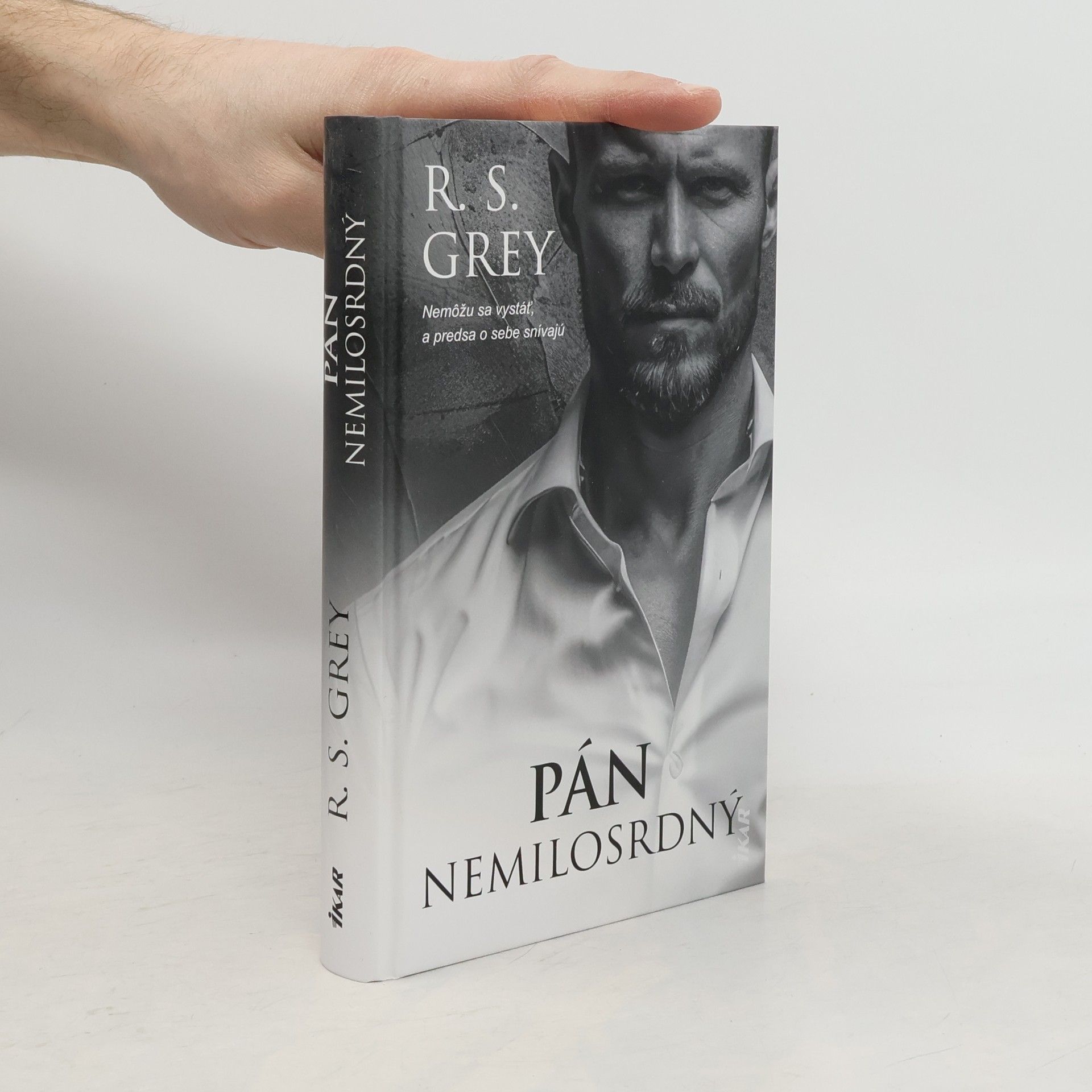 R. S. Grey Pán Nemilosrdný