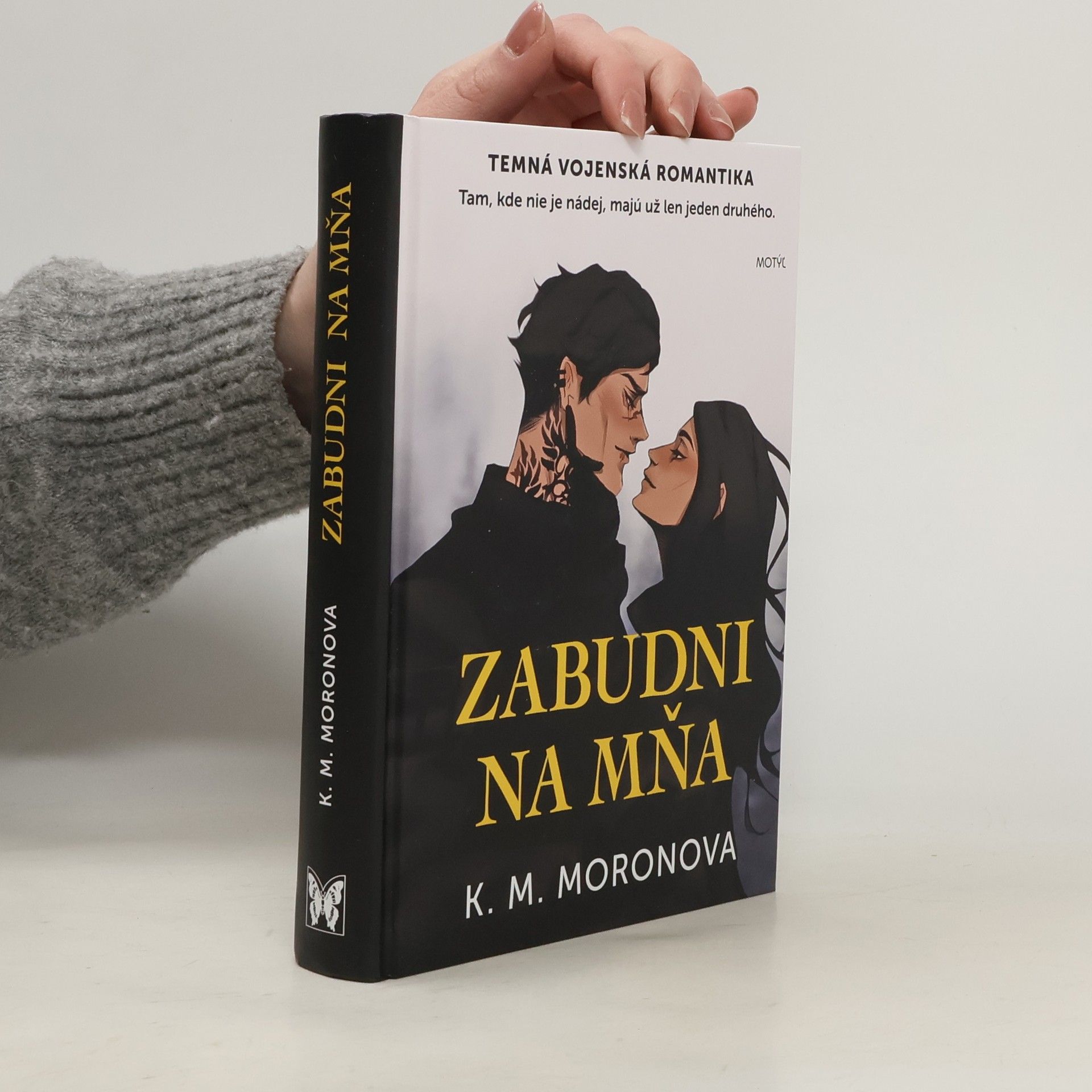 K M Moronova Zabudni na mňa