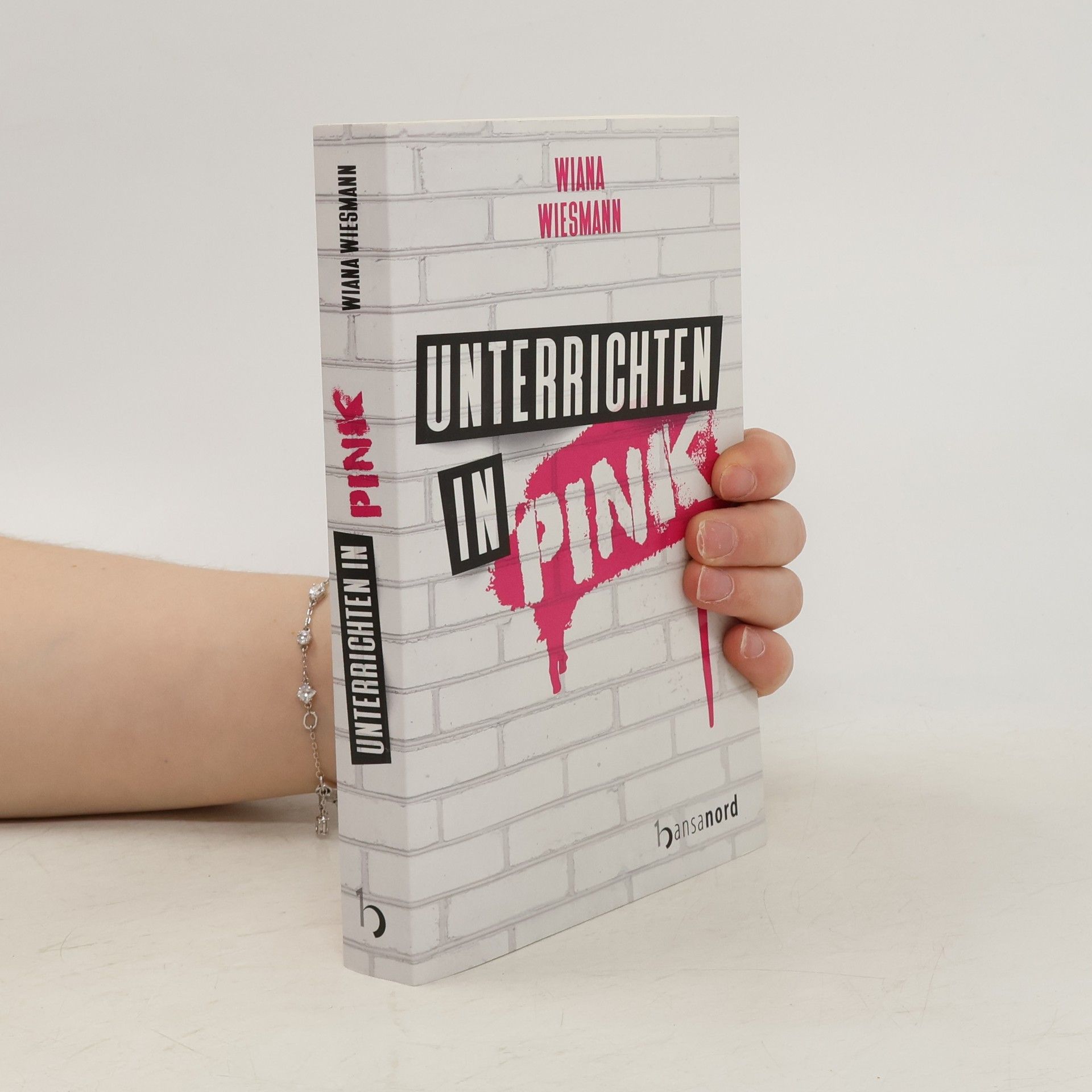 Wiana Wiesmann Unterrichten in Pink