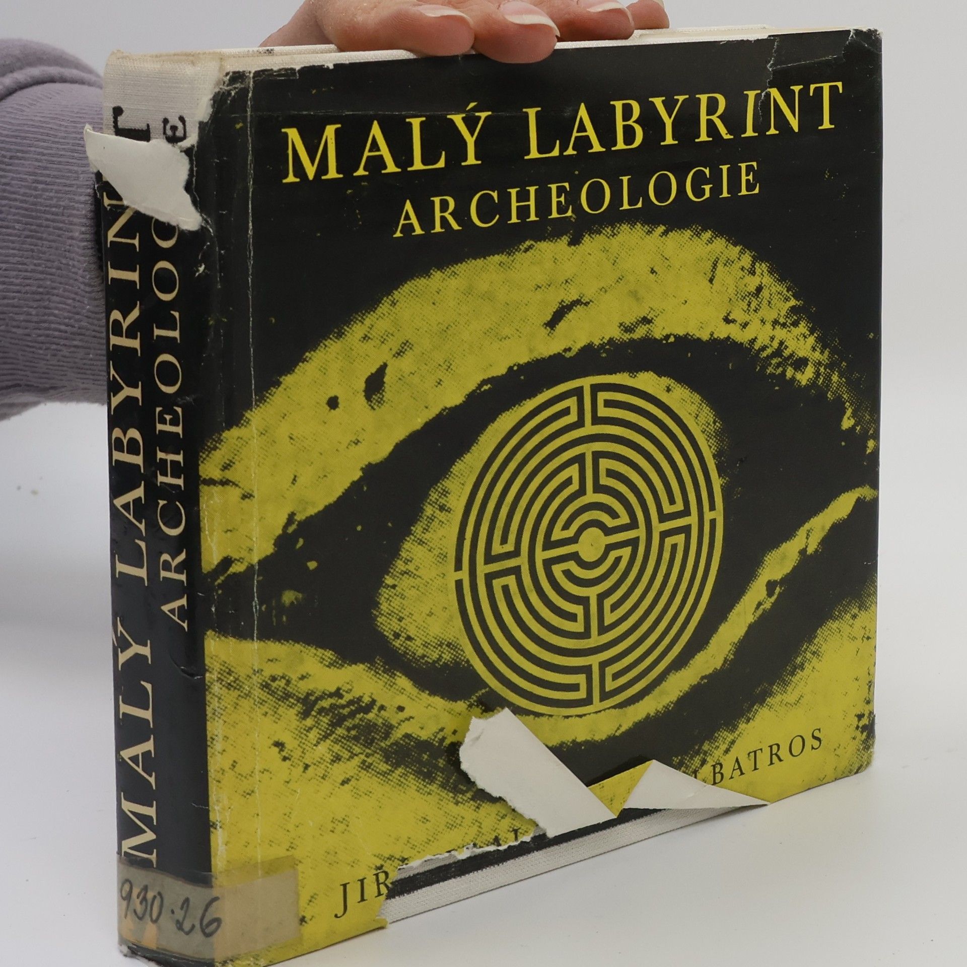 Jiří Hrala Malý labyrint archeologie