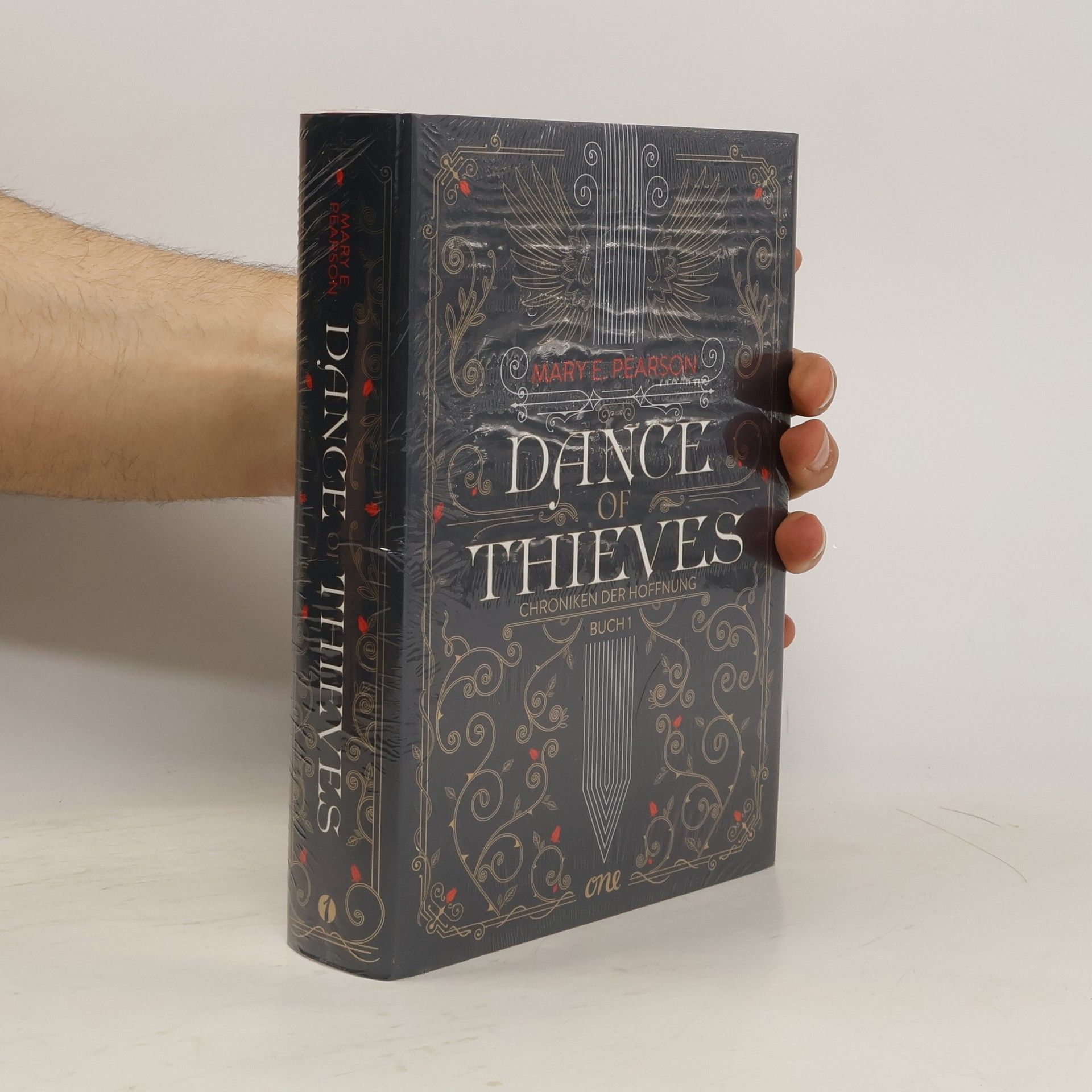 Mary E. Pearson Dance of Thieves 1