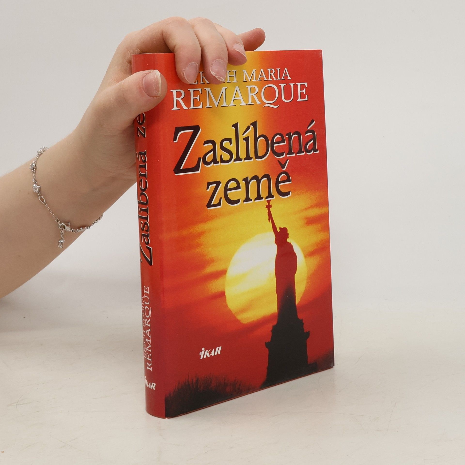 Erich Maria Remarque Zaslíbená země