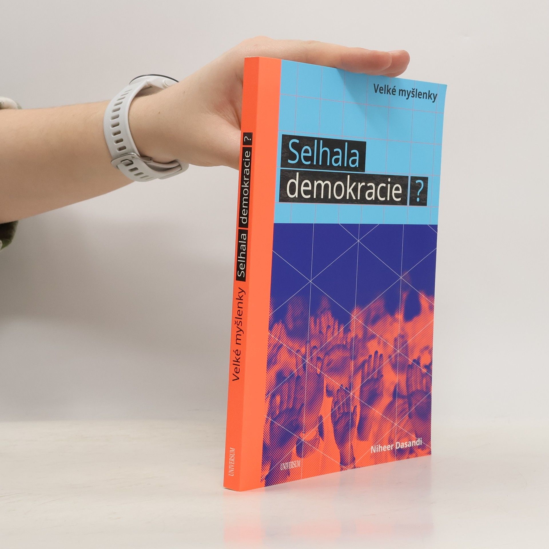 Niheer Dasandi Selhala demokracie?