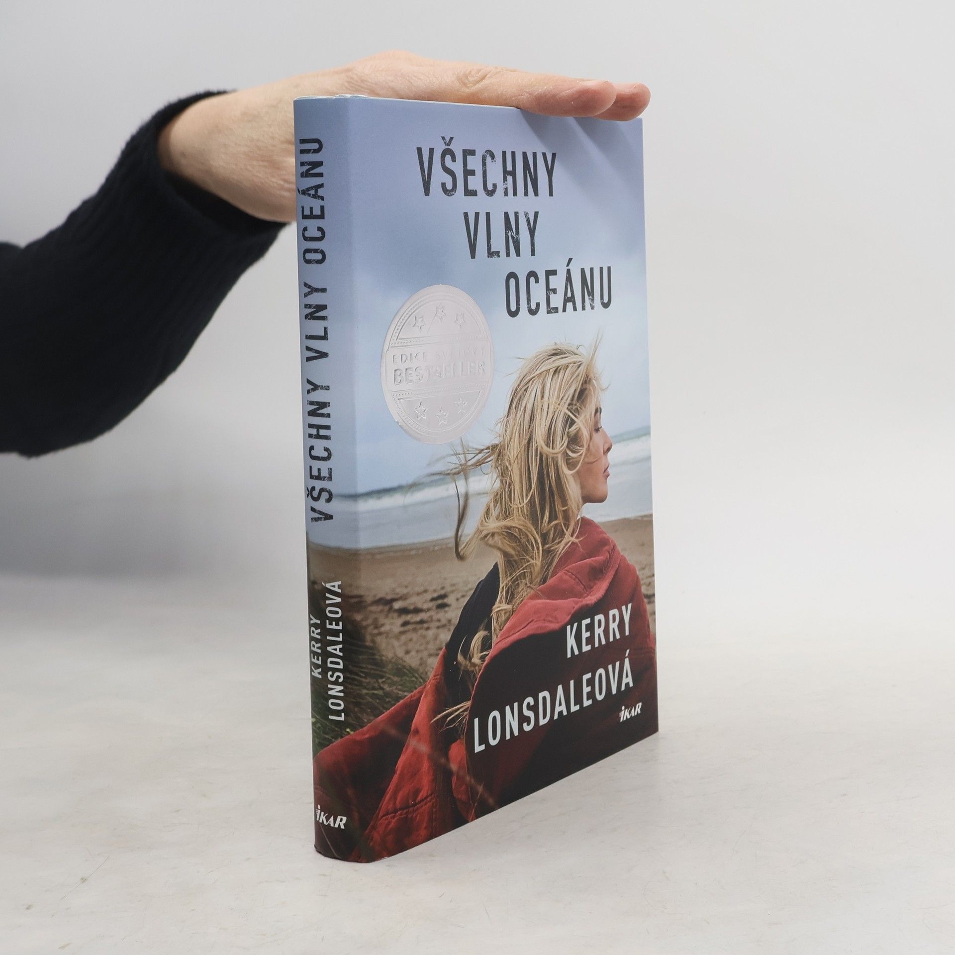 Kerry Lonsdale Všechny vlny oceánu