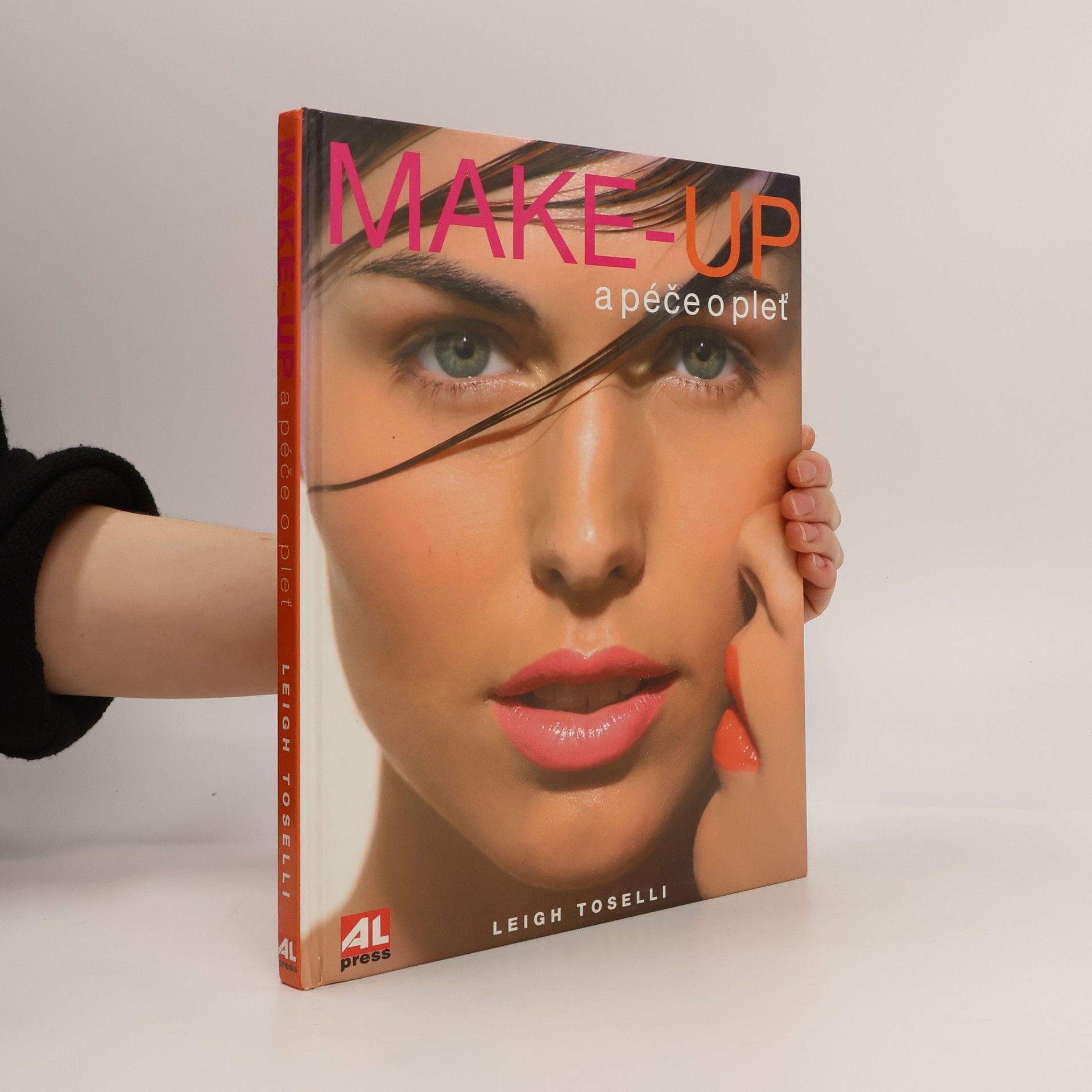 Patrick Toselli Make-up a péče o pleť