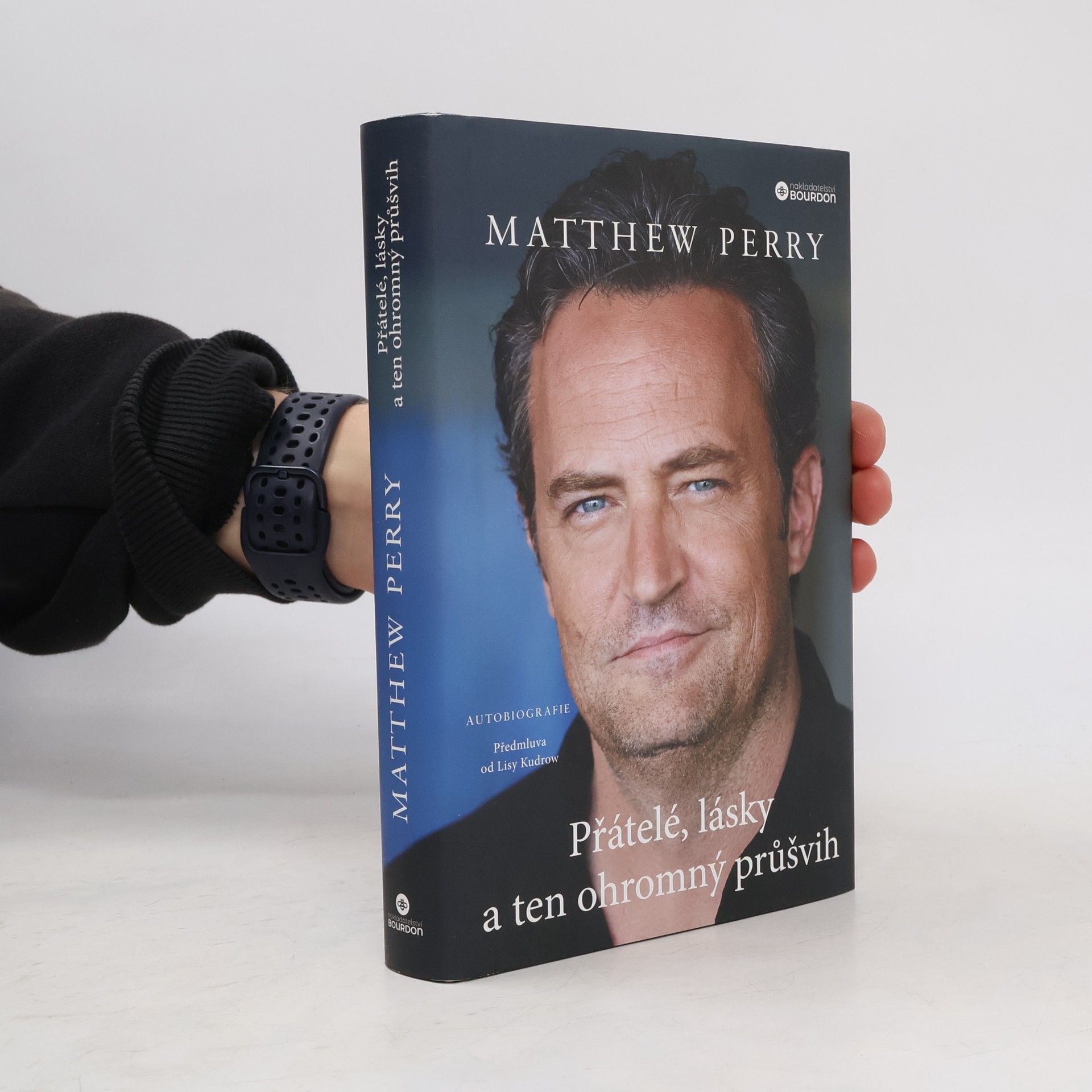 Matthew Perry Přátelé, lásky a ten ohromný průšvih