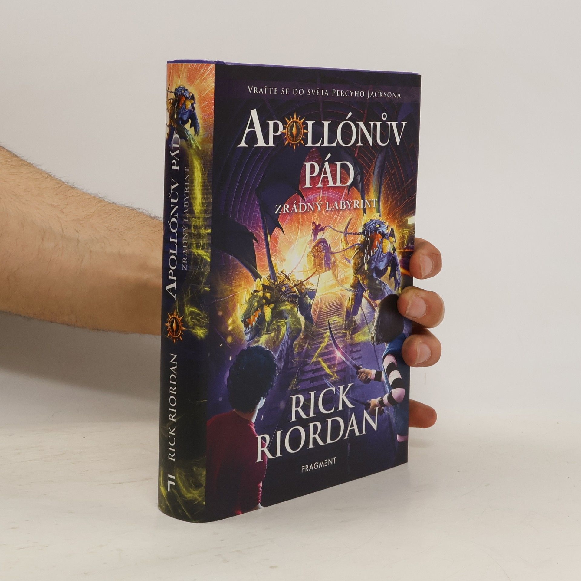 Rick Riordan Apollónův pád. Zrádný labyrint