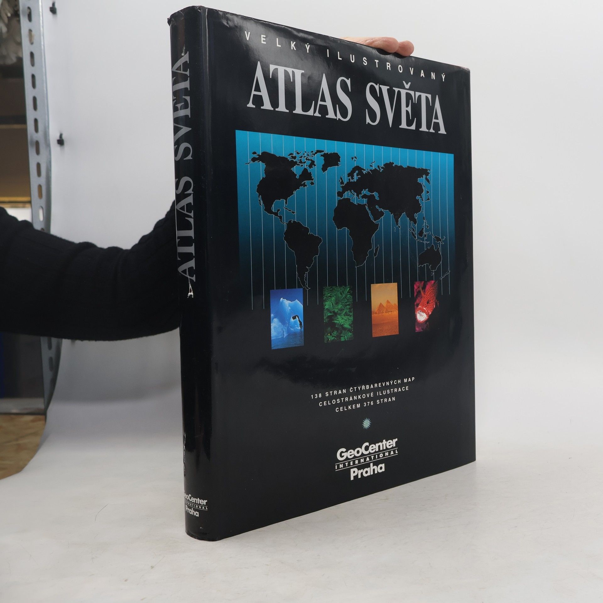 Kolektiv autorů Velký ilustrovaný atlas světa