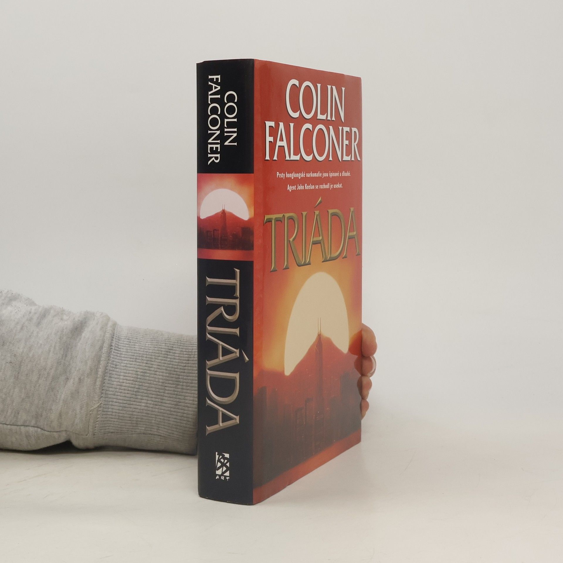 Colin Falconer Triáda