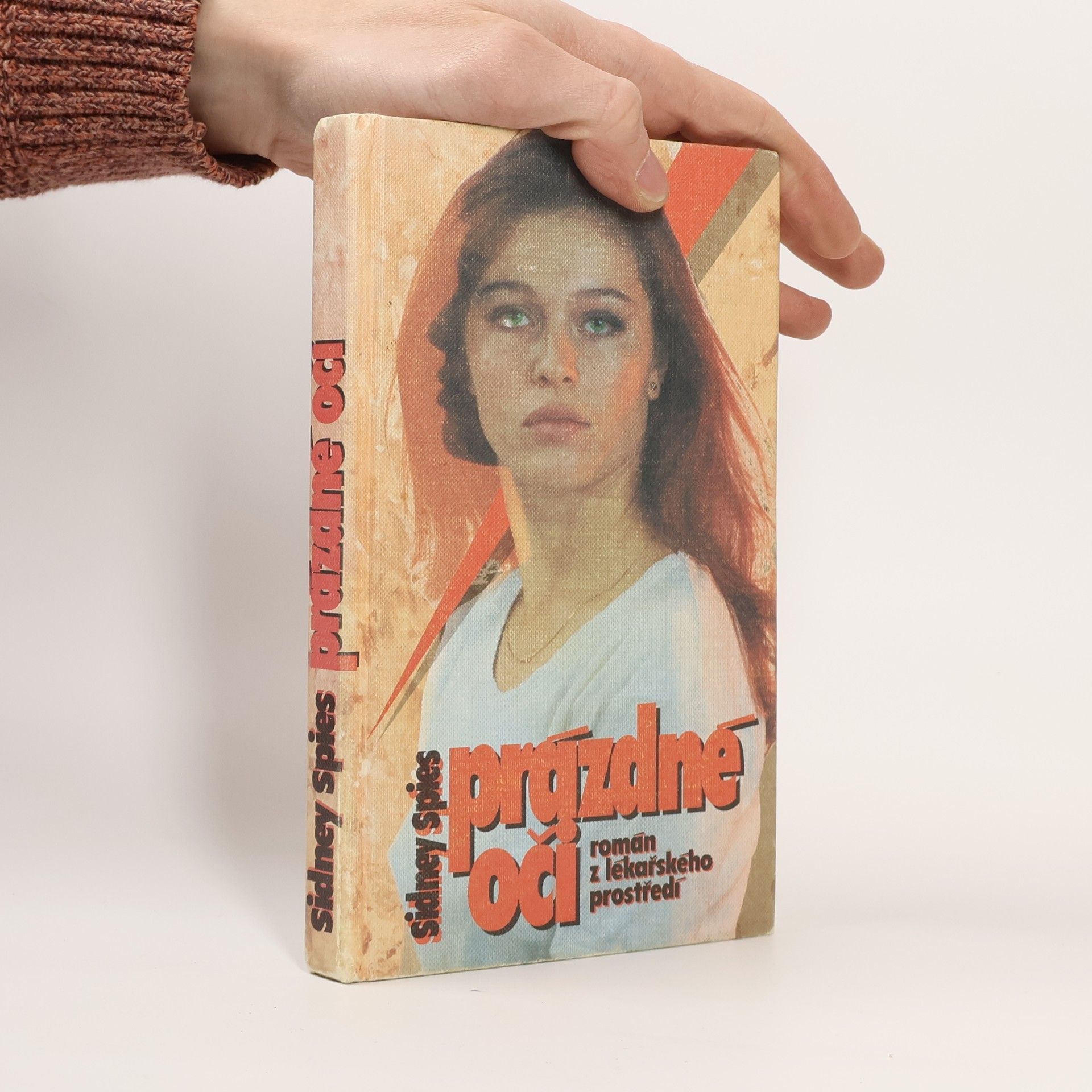 Sidney Spies Prázdné oči