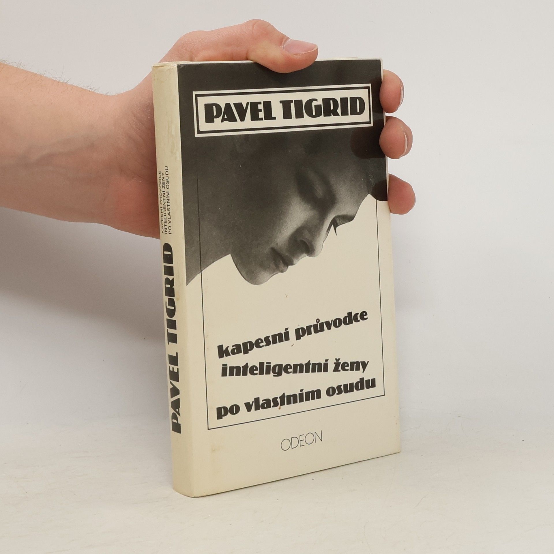 Kapesní průvodce inteligentní ženy po vlastním osudu