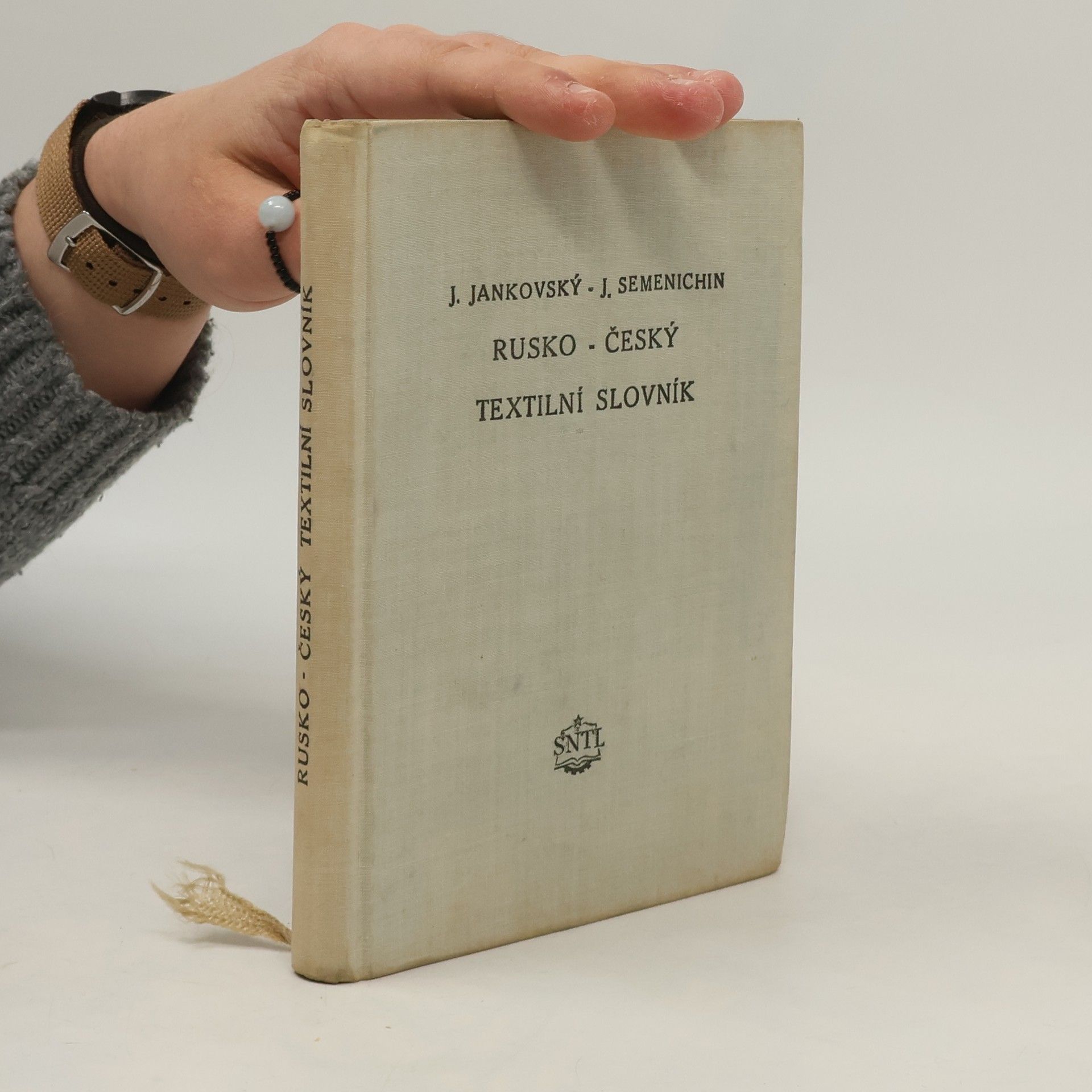 Rusko-český textilní slovník
