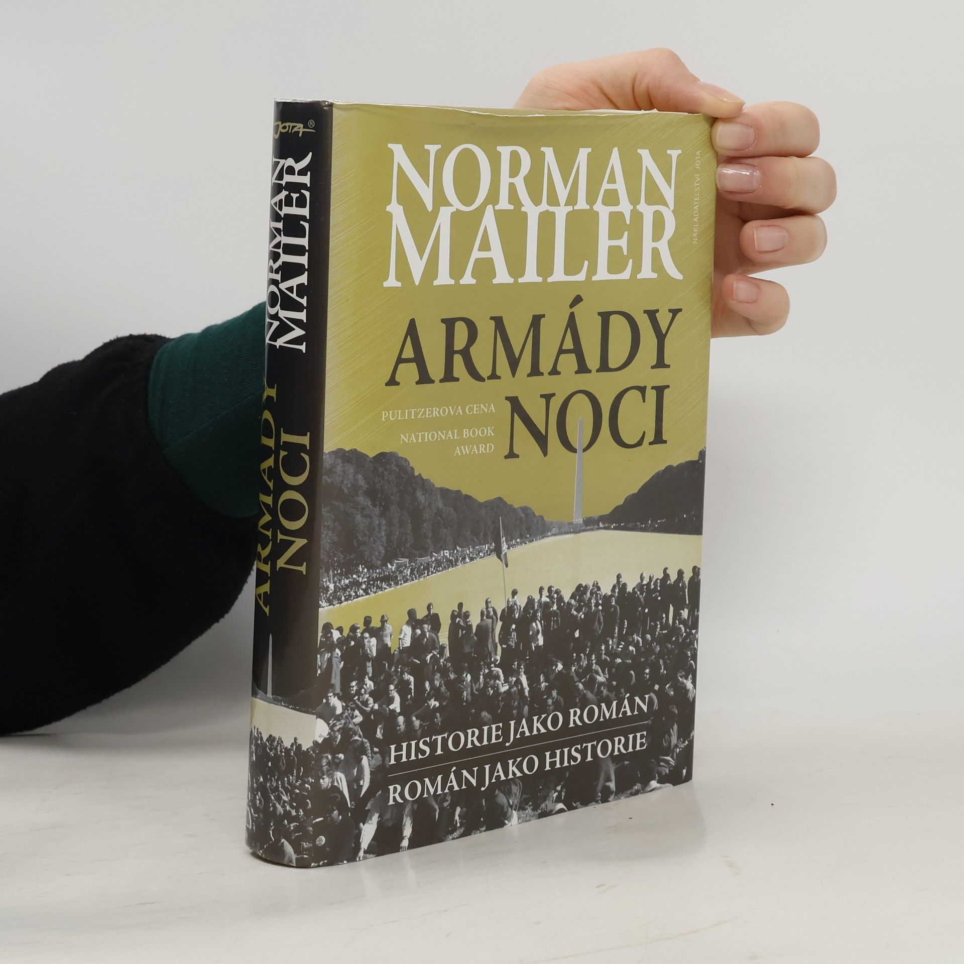 Norman Mailer Armády noci