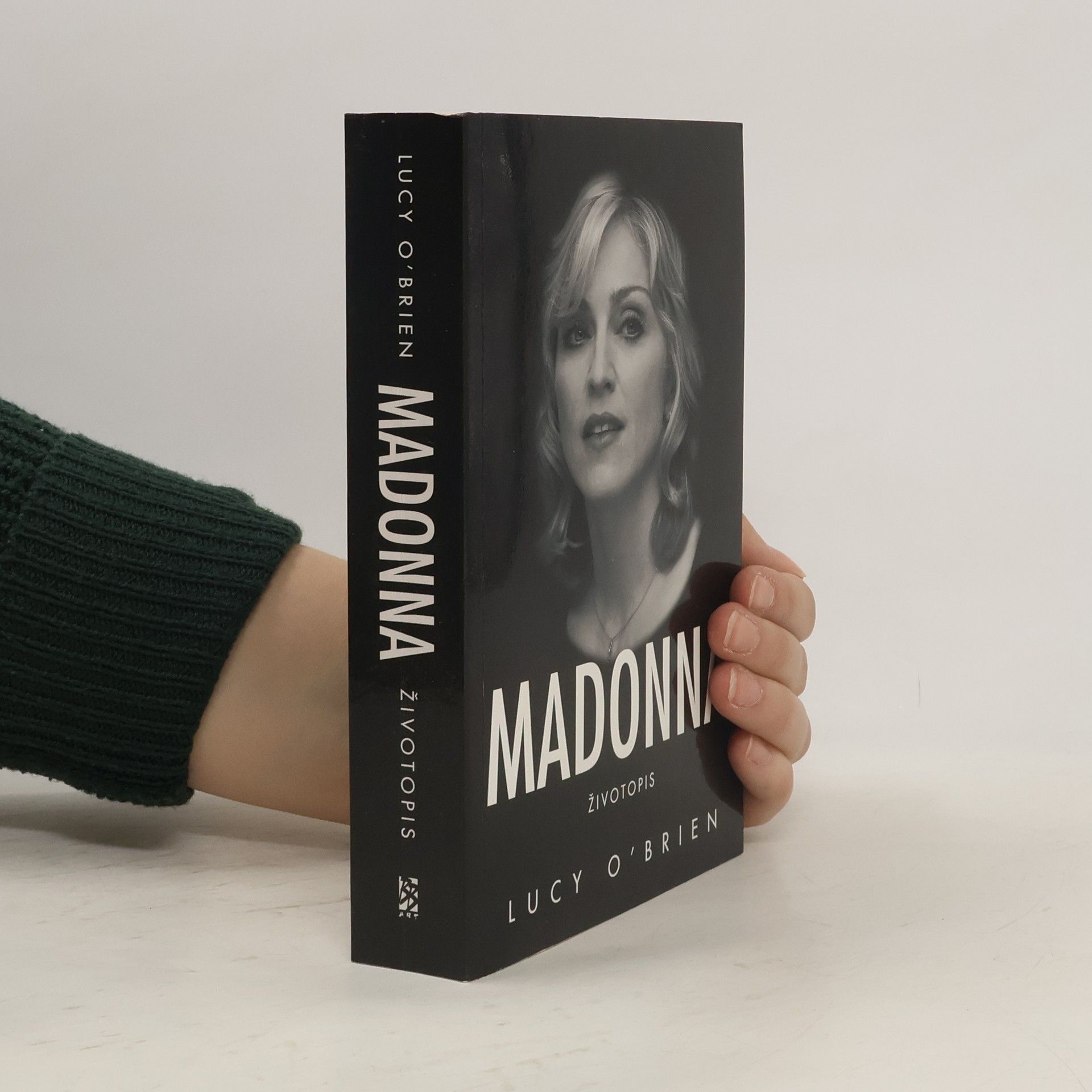 Lucy O'Brien Madonna : životopis