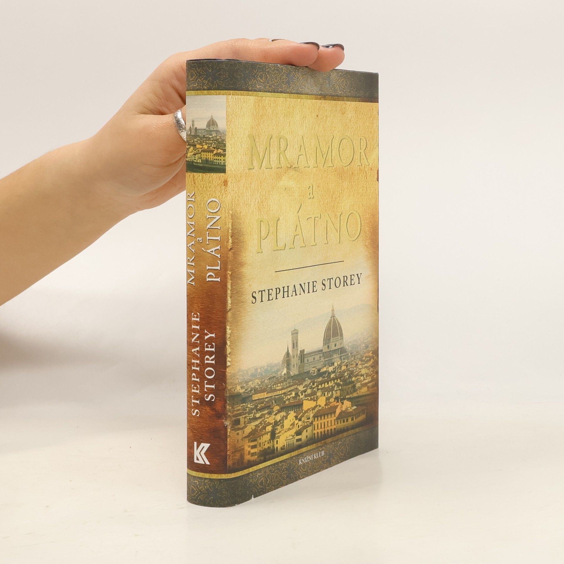 Stephanie Storey Mramor a plátno