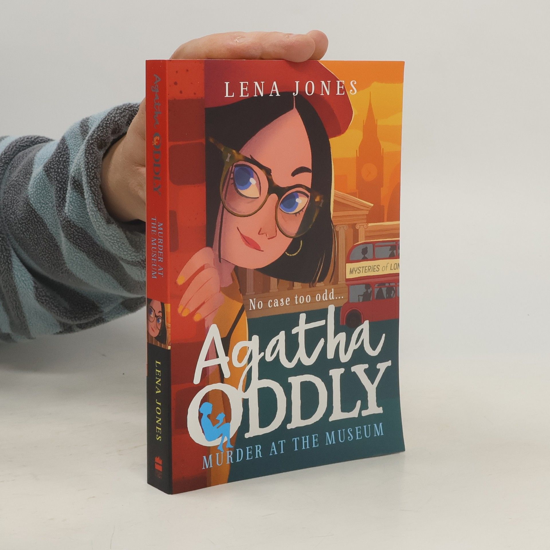 Lena Jones Agatha Oddly. Murder at the Museum