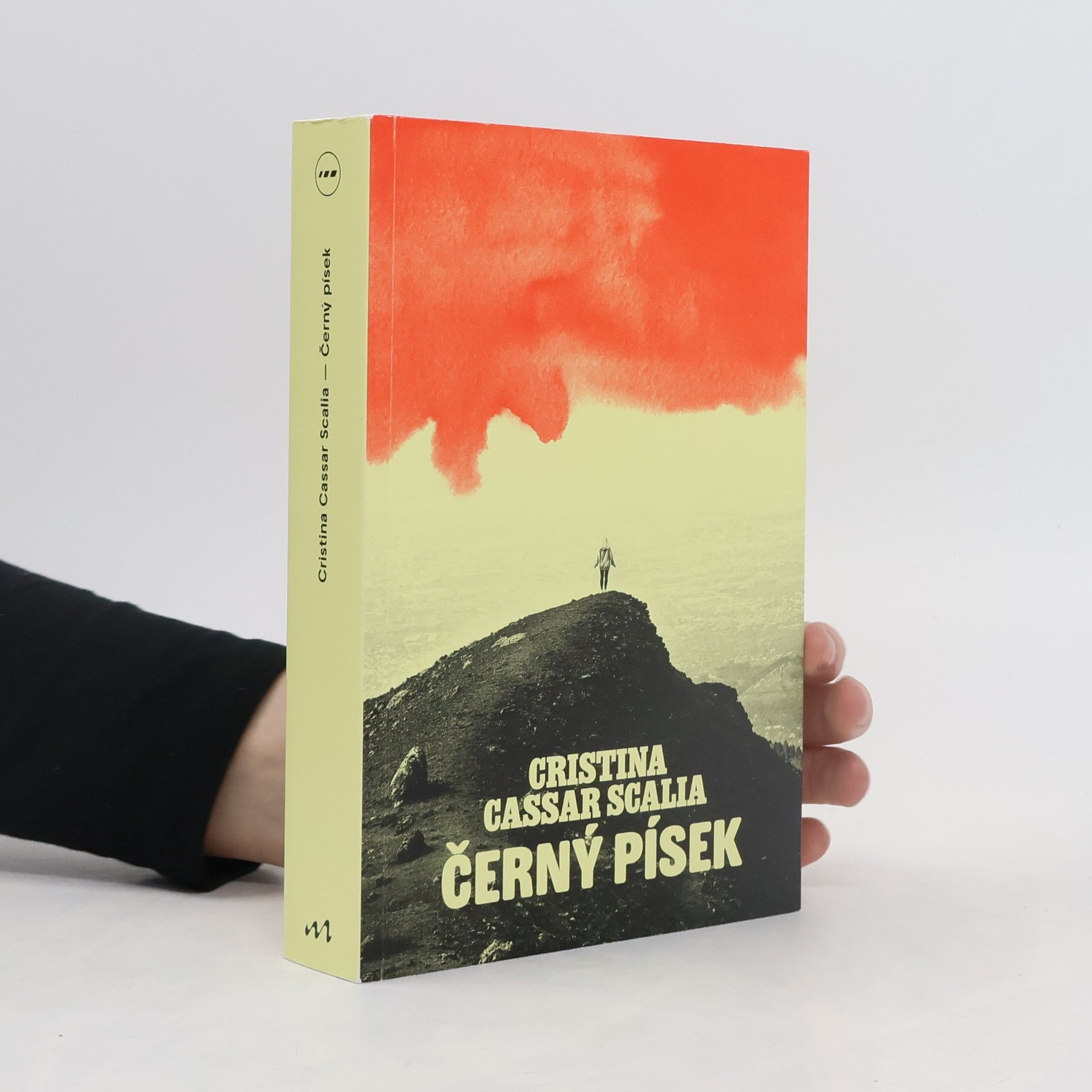 Cristina Cassar Scalia Černý písek