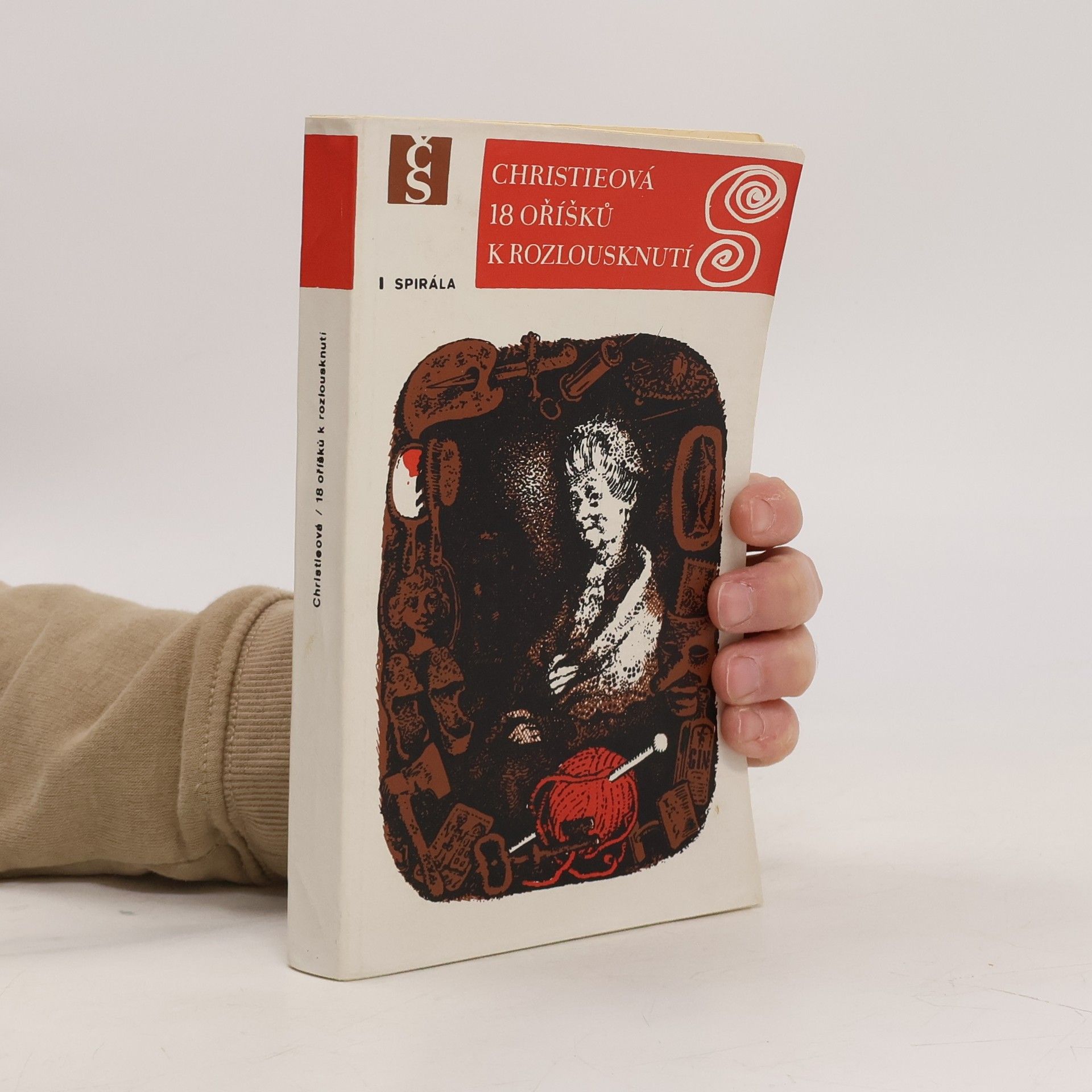 Agatha Christie 18 oříšků k rozlousknutí