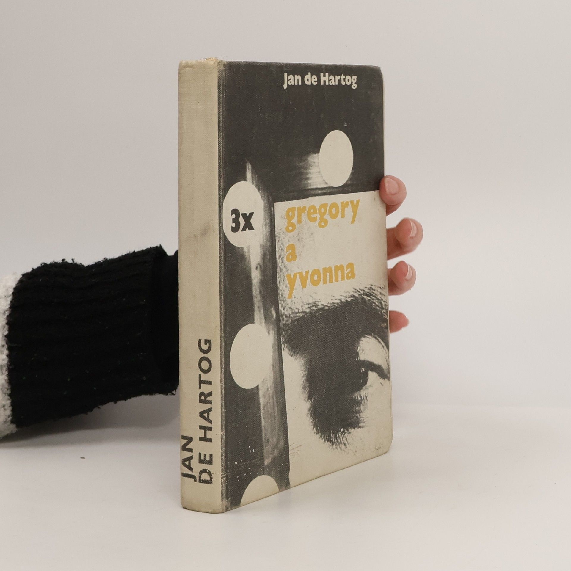 Jan de Hartog Třikrát Gregory a Yvonna