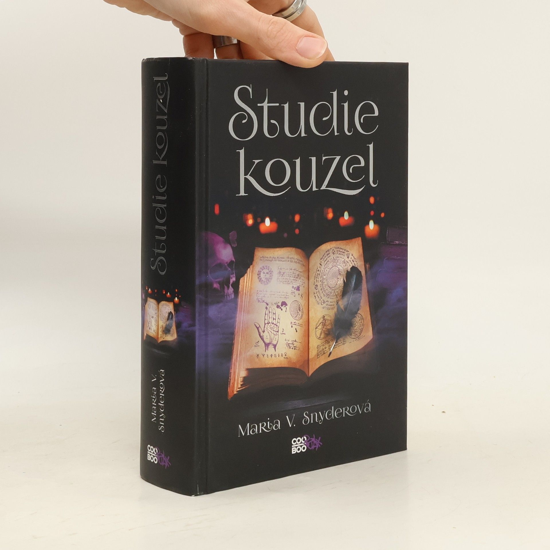 Maria V. Snyder Studie kouzel