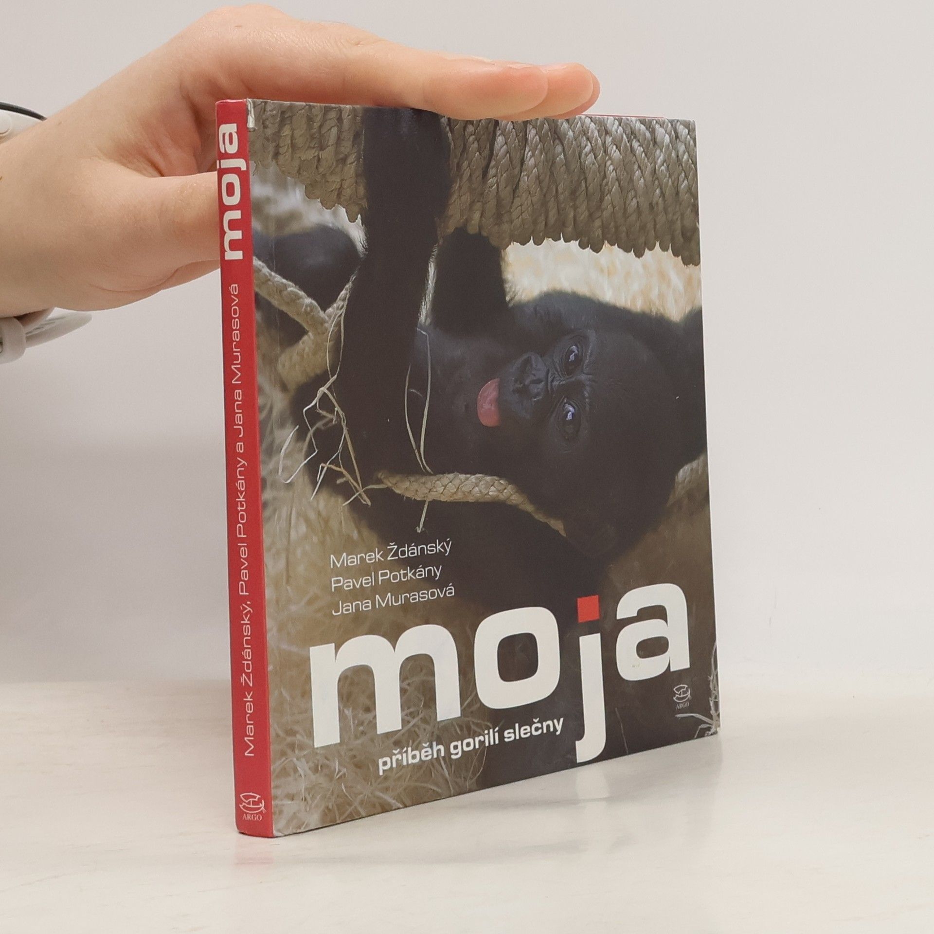 Marek Ždánský Moja. Příběh gorilí slečny