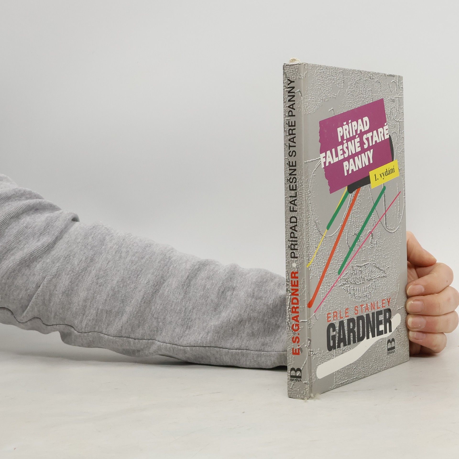 Erle Stanley Gardner Případ falešné staré panny