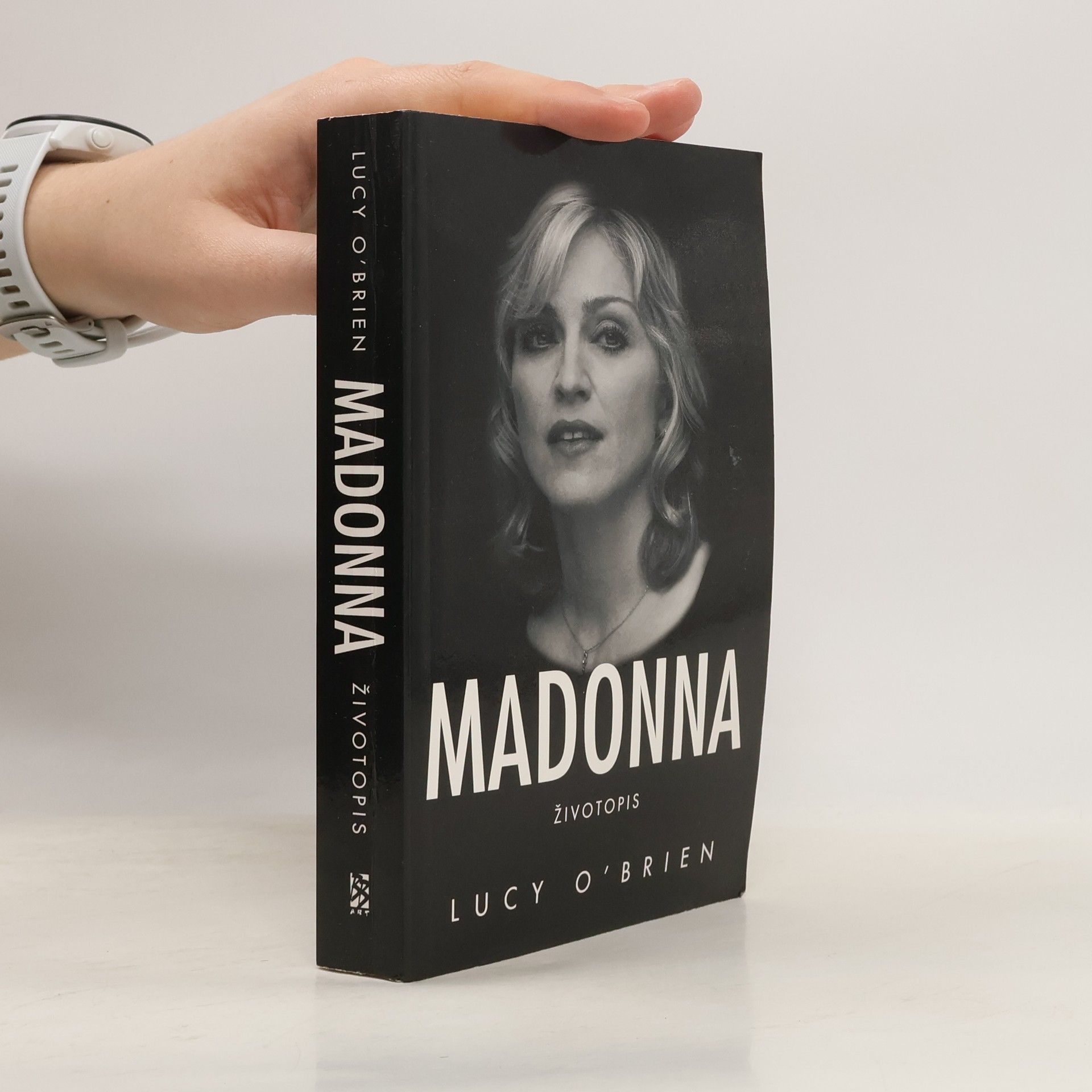 Lucy OBrien Madonna : životopis