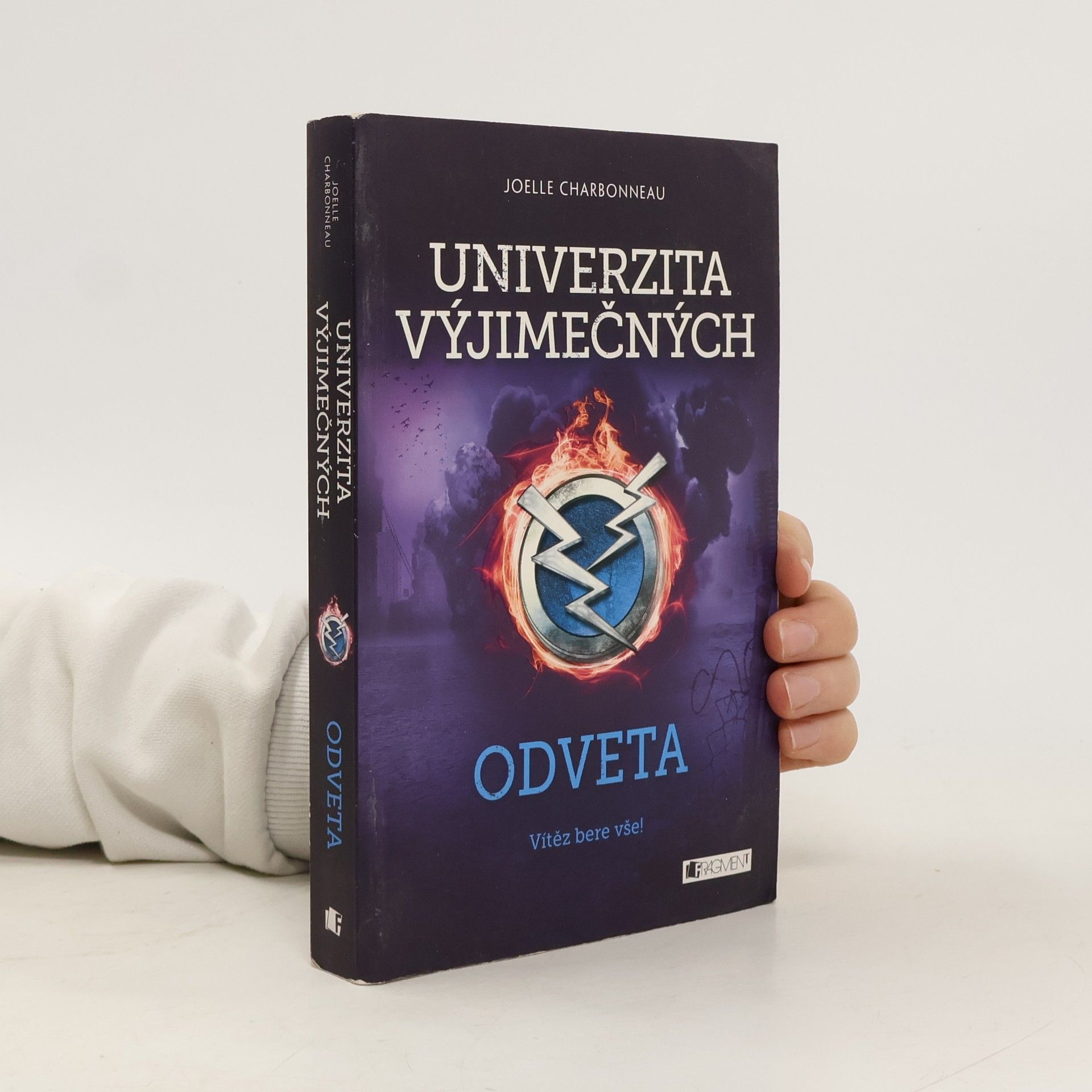 Joelle Charbonneau Univerzita výjimečných - Odveta