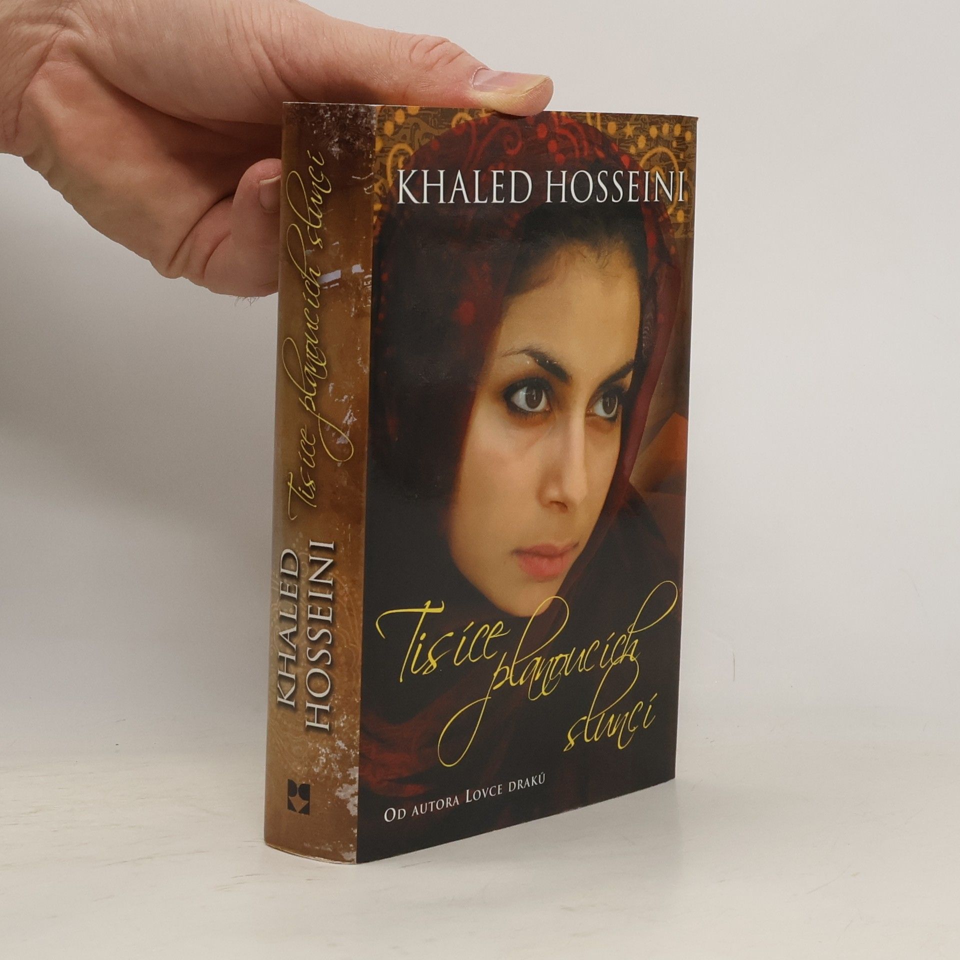 Khaled Hosseini Tisíce planoucích sluncí