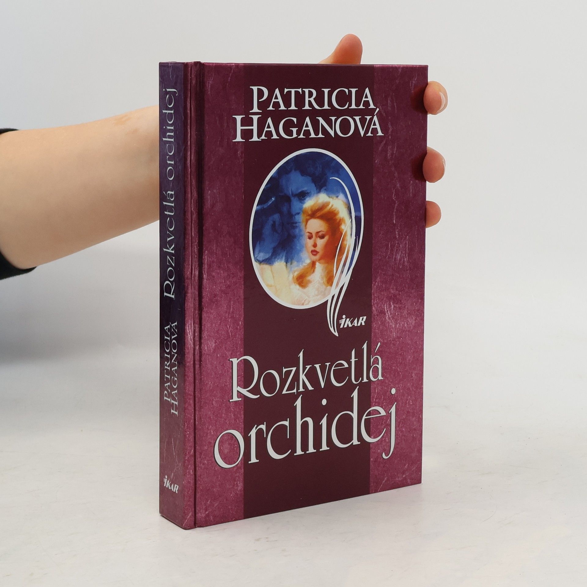 Patricia Hagan Rozkvetlá orchidej