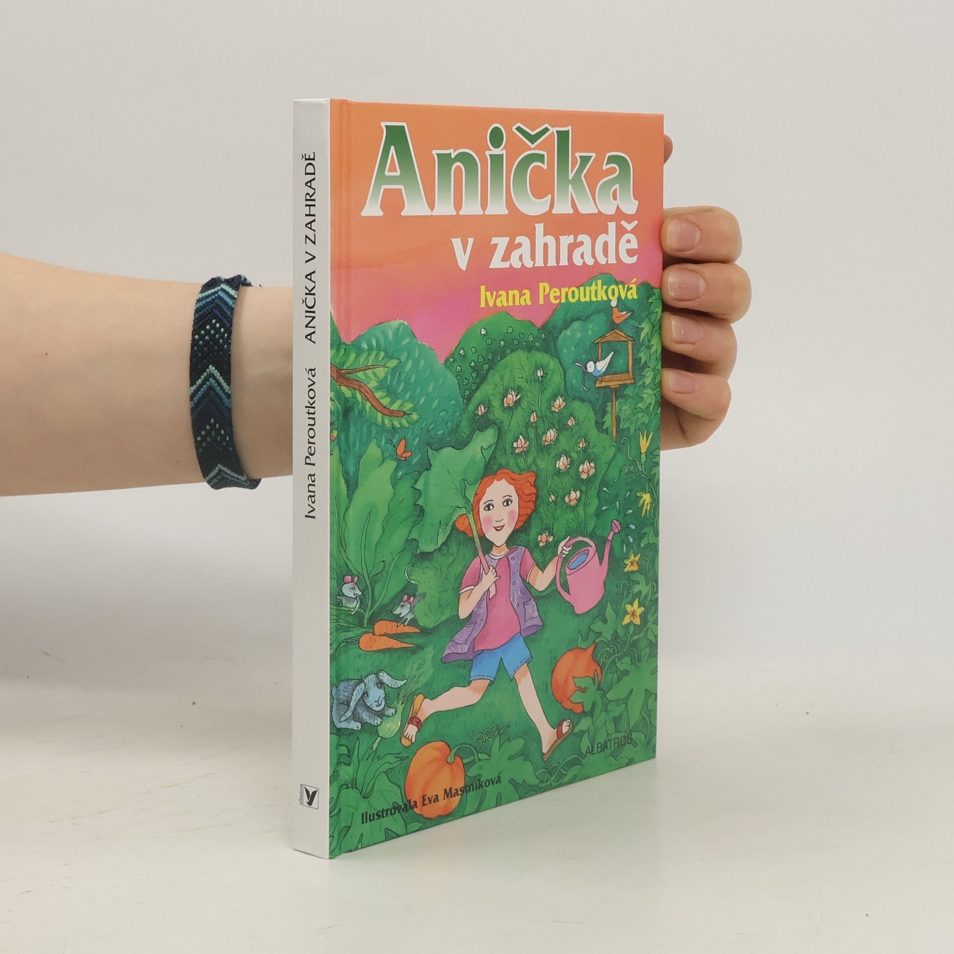 Ivana Peroutková Anička v zahradě