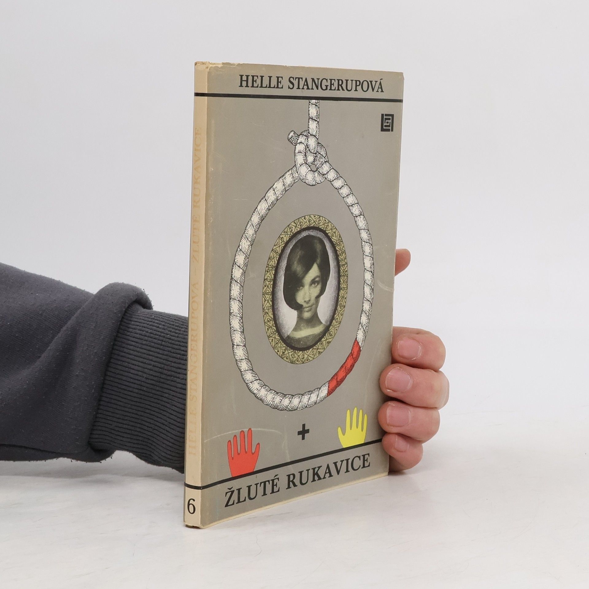 Helle Stangerup Žluté rukavice