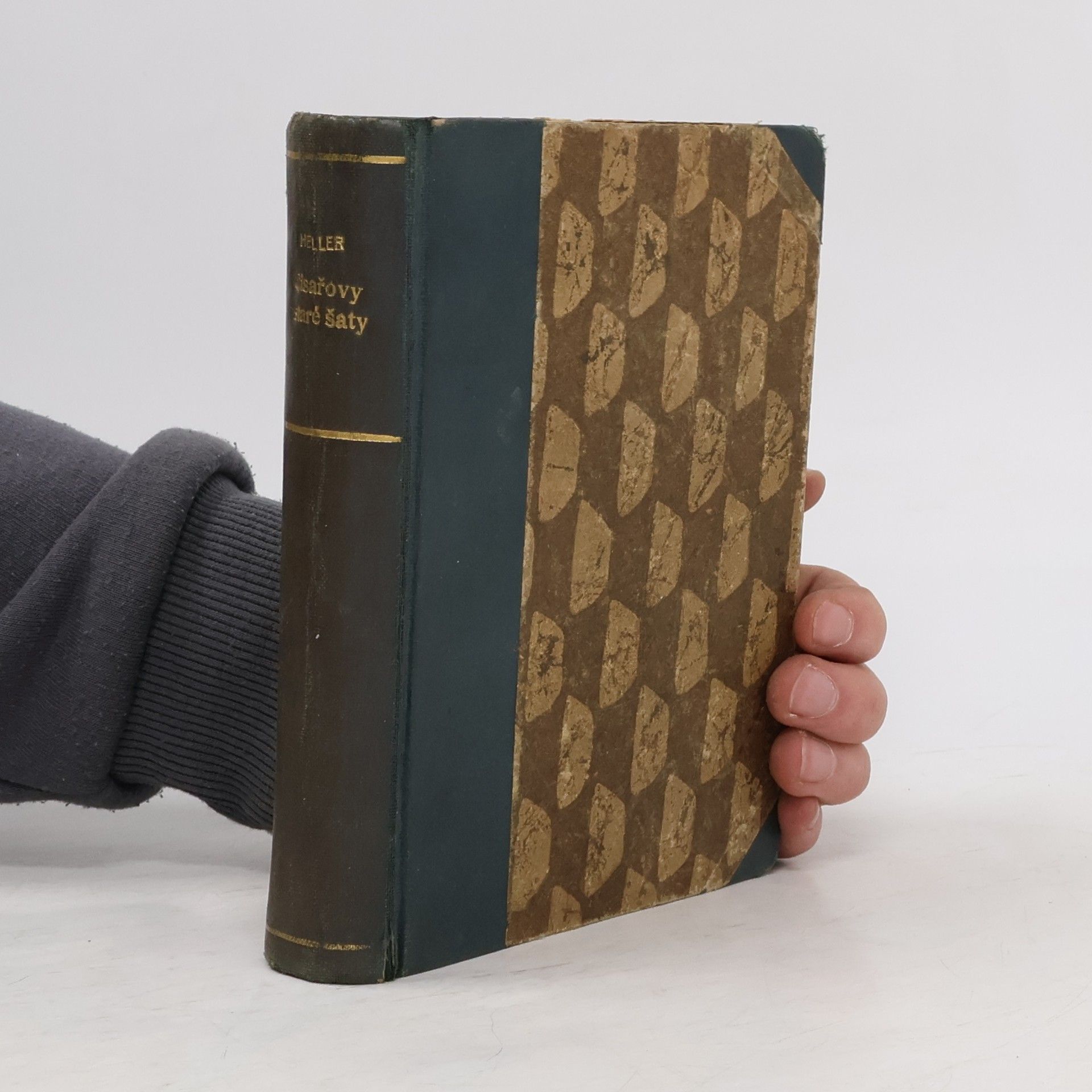 Frank Heller Císačovy staré šaty