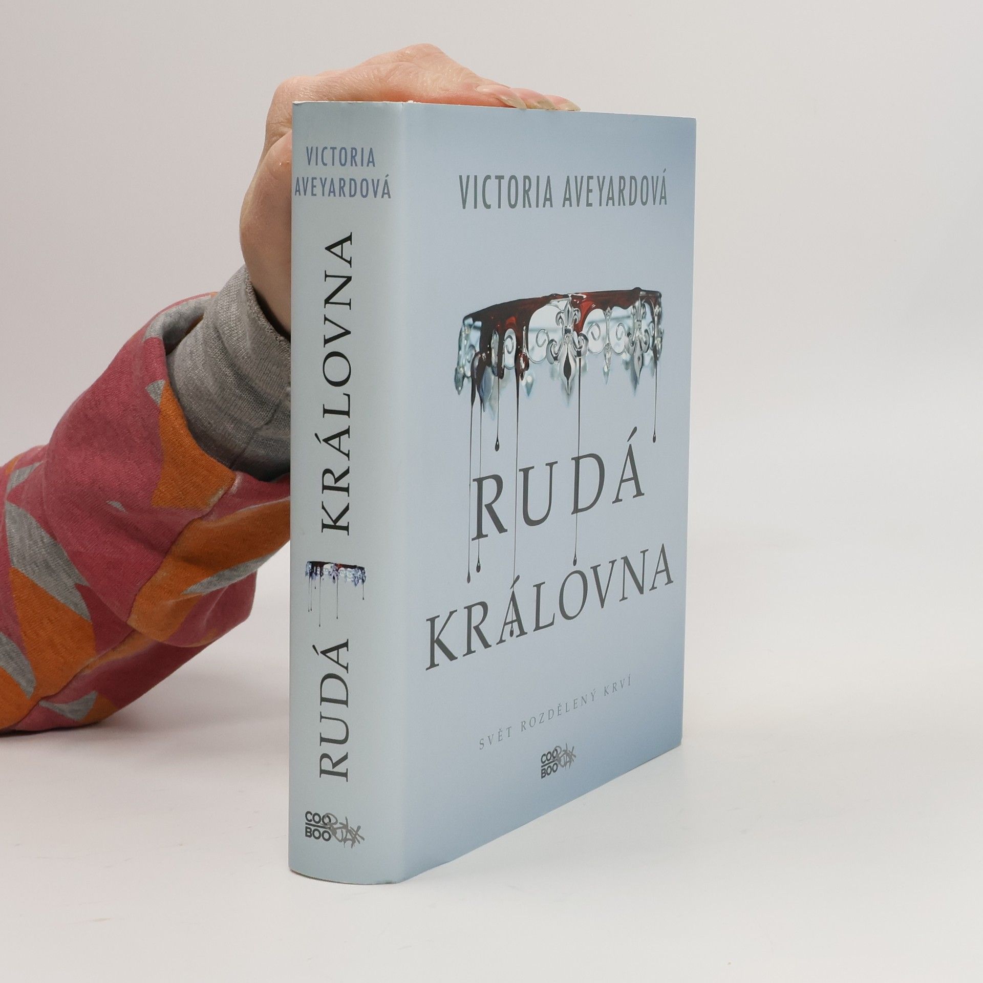 Victoria Aveyard Rudá královna. 1. díl