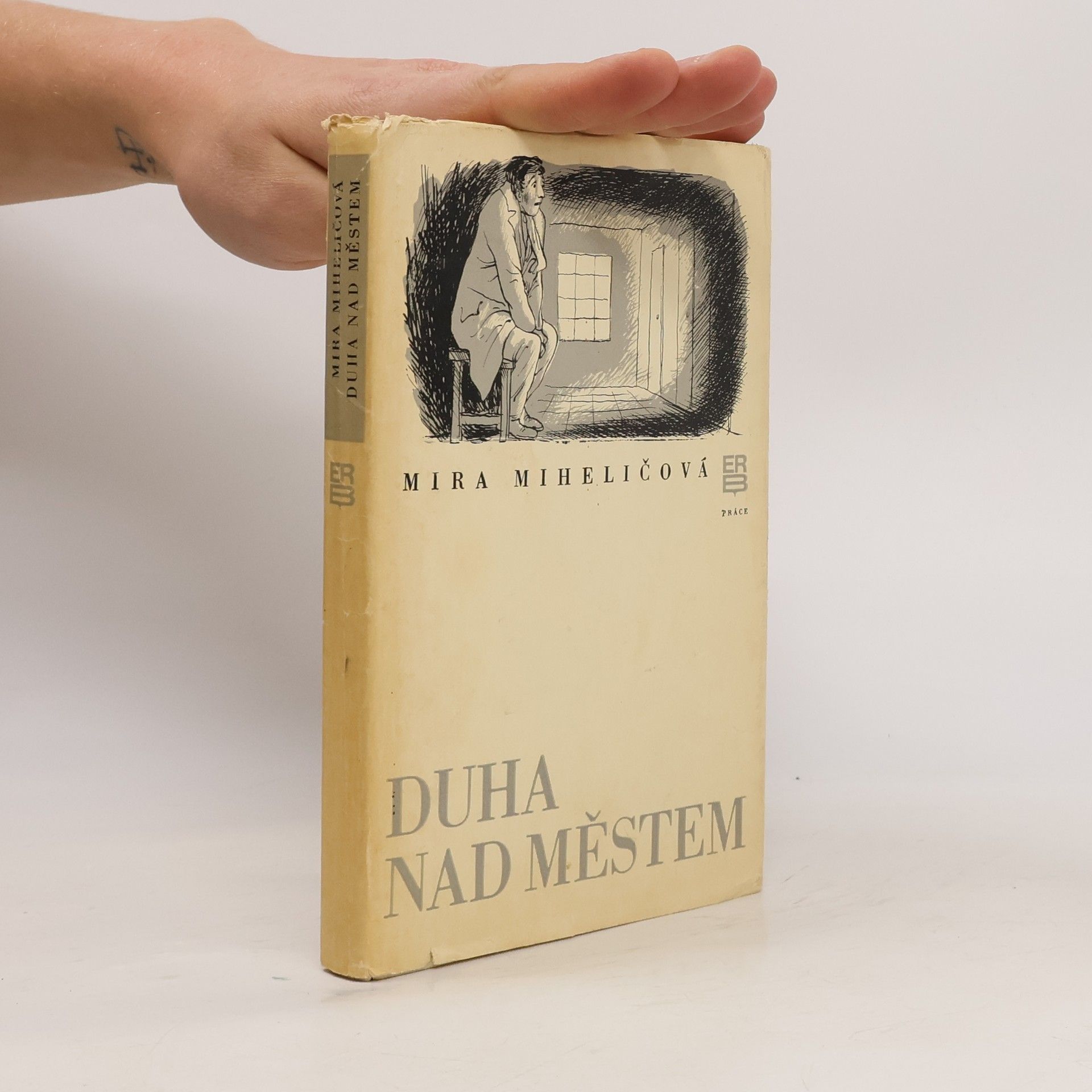 Mira Mihelič Duha nad městem