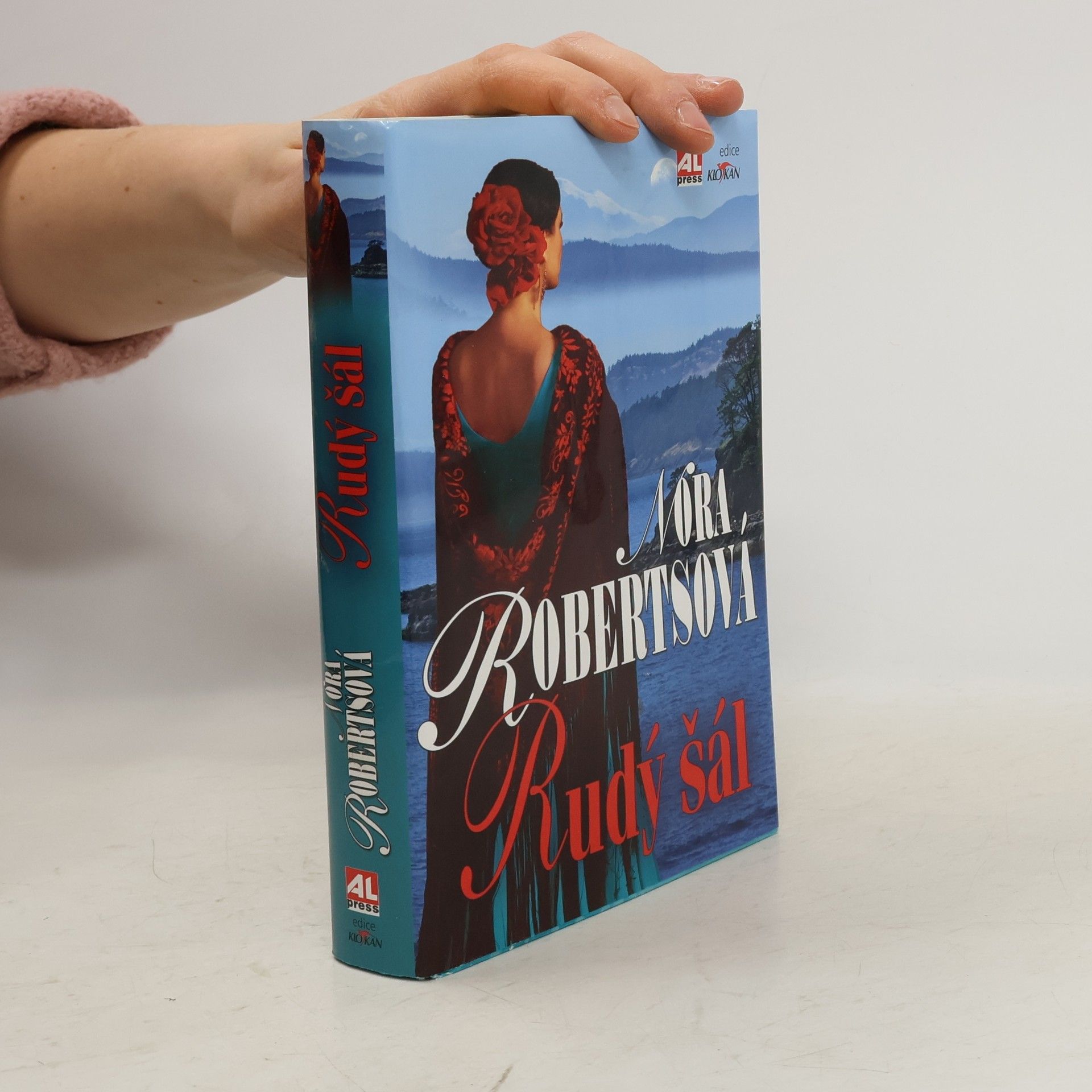 Nora Roberts Rudý šál