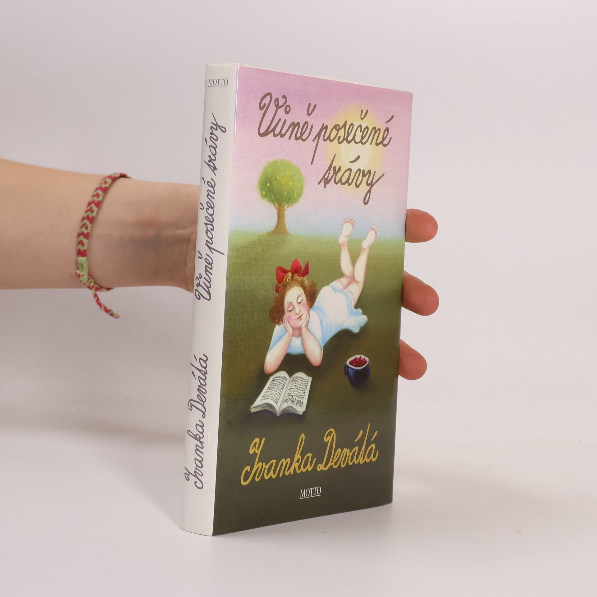 Ivanka Devátá Vůně posečené trávy