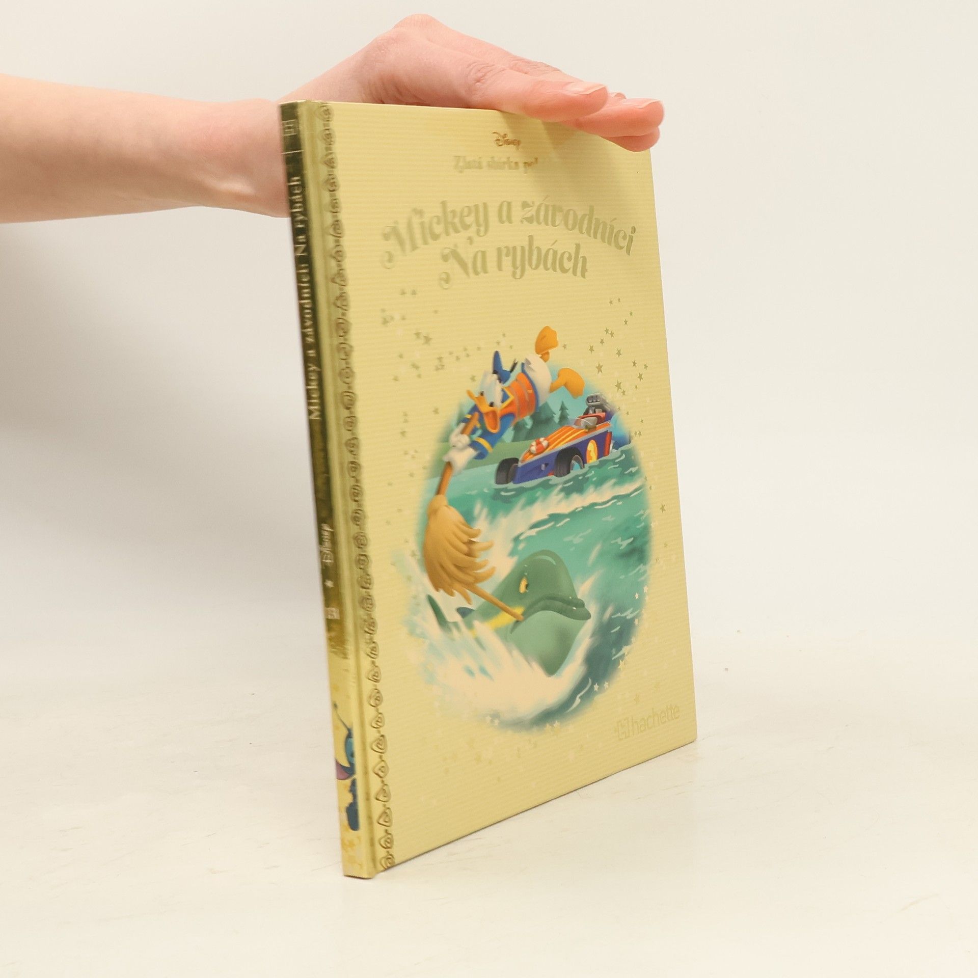 Various authors Zlatá sbírka pohádek. Mickey a závodníci Na rybách