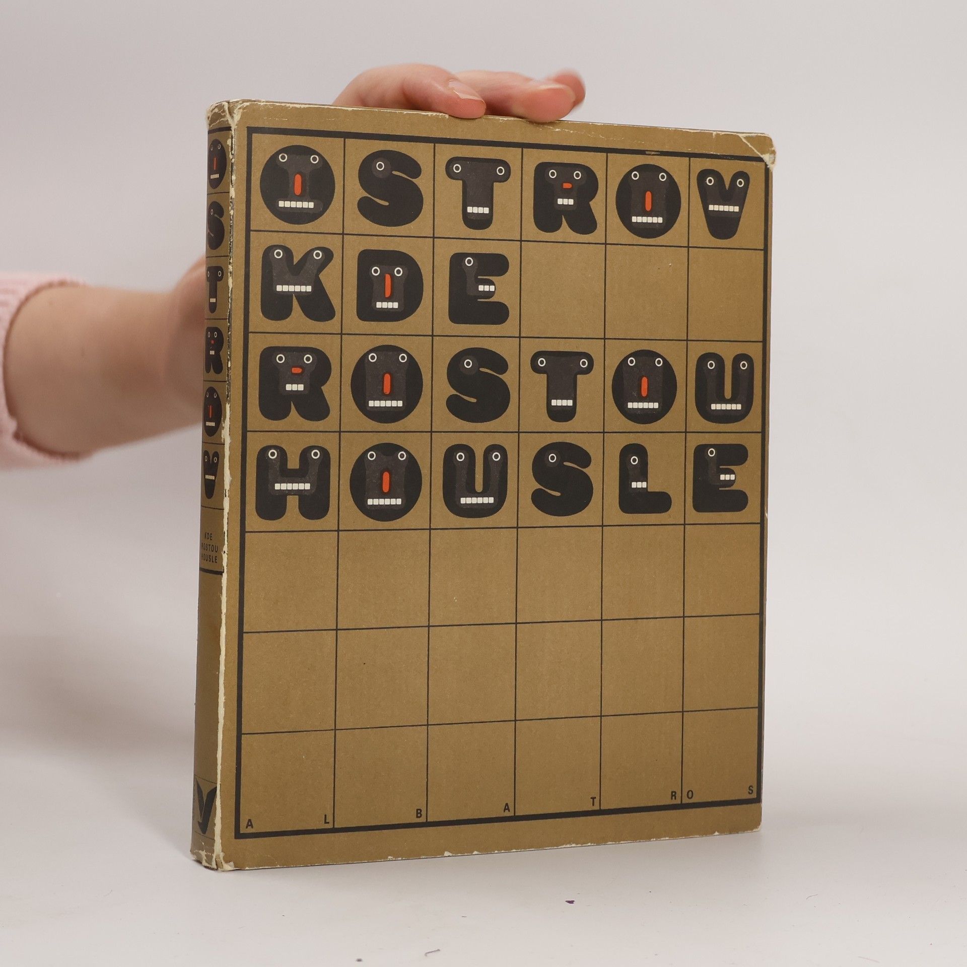 Clara Istler Ostrov, kde rostou housle