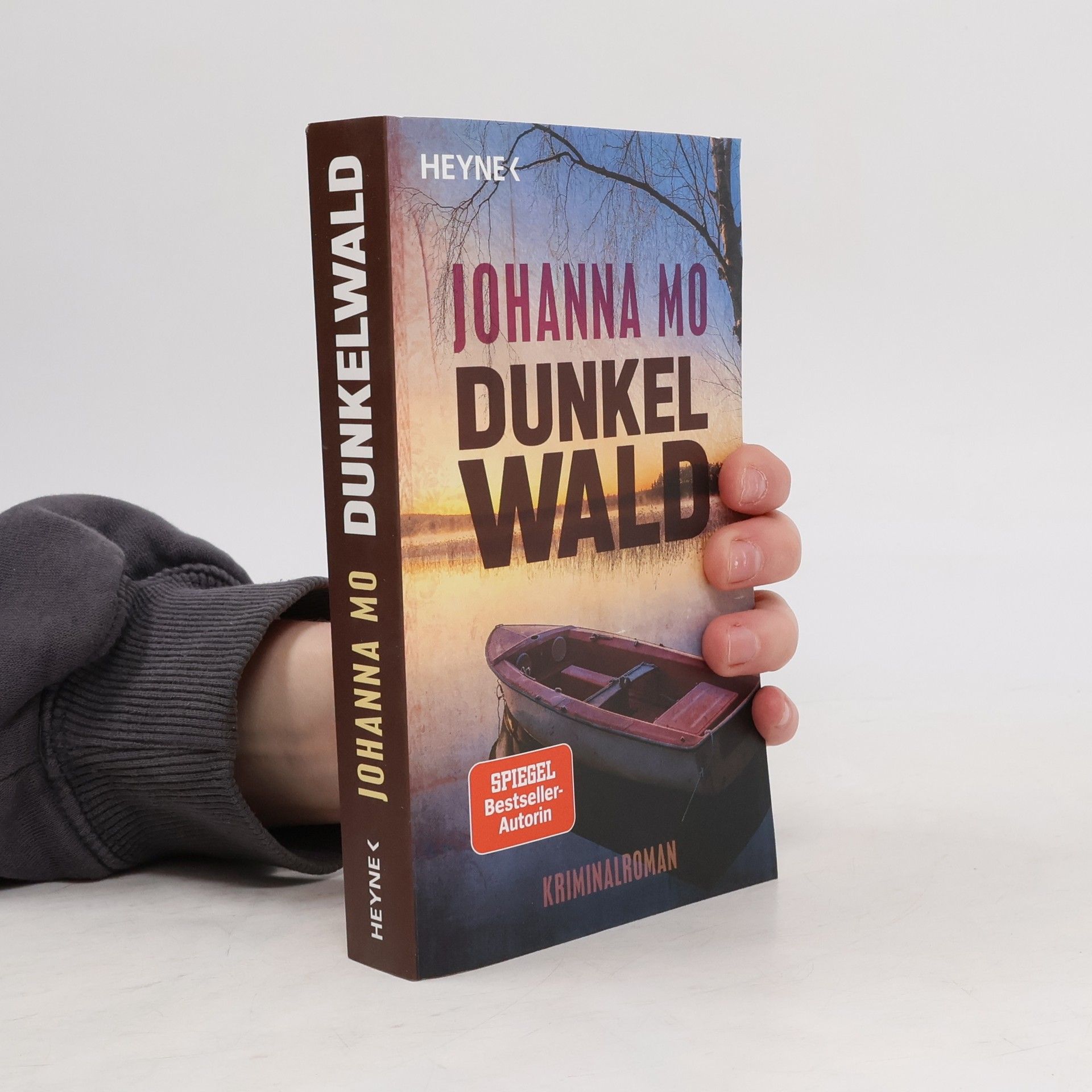 Johanna Mo Dunkelwald