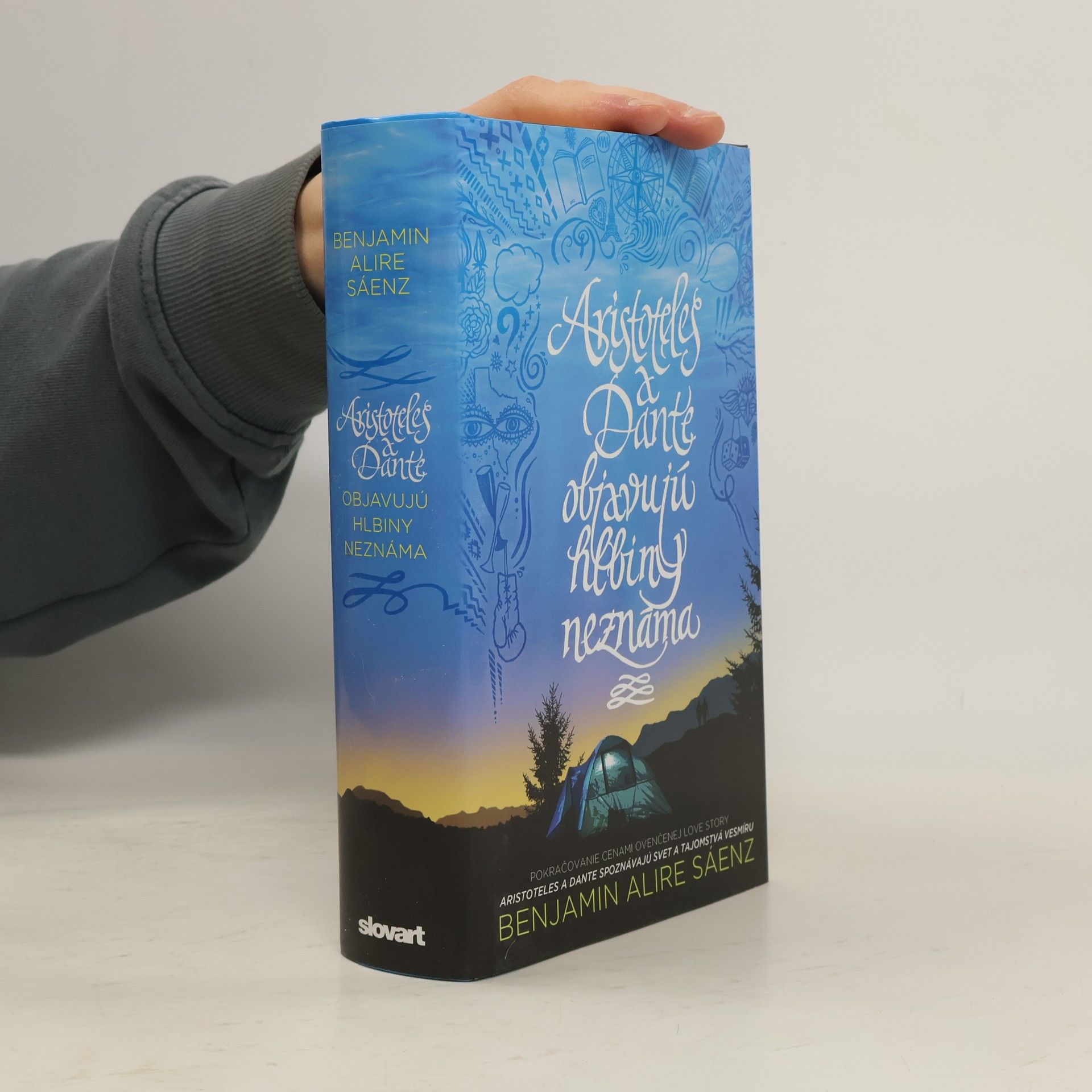 Benjamin Alíre Sáenz Aristoteles a Dante objavují hlbiny neznáma