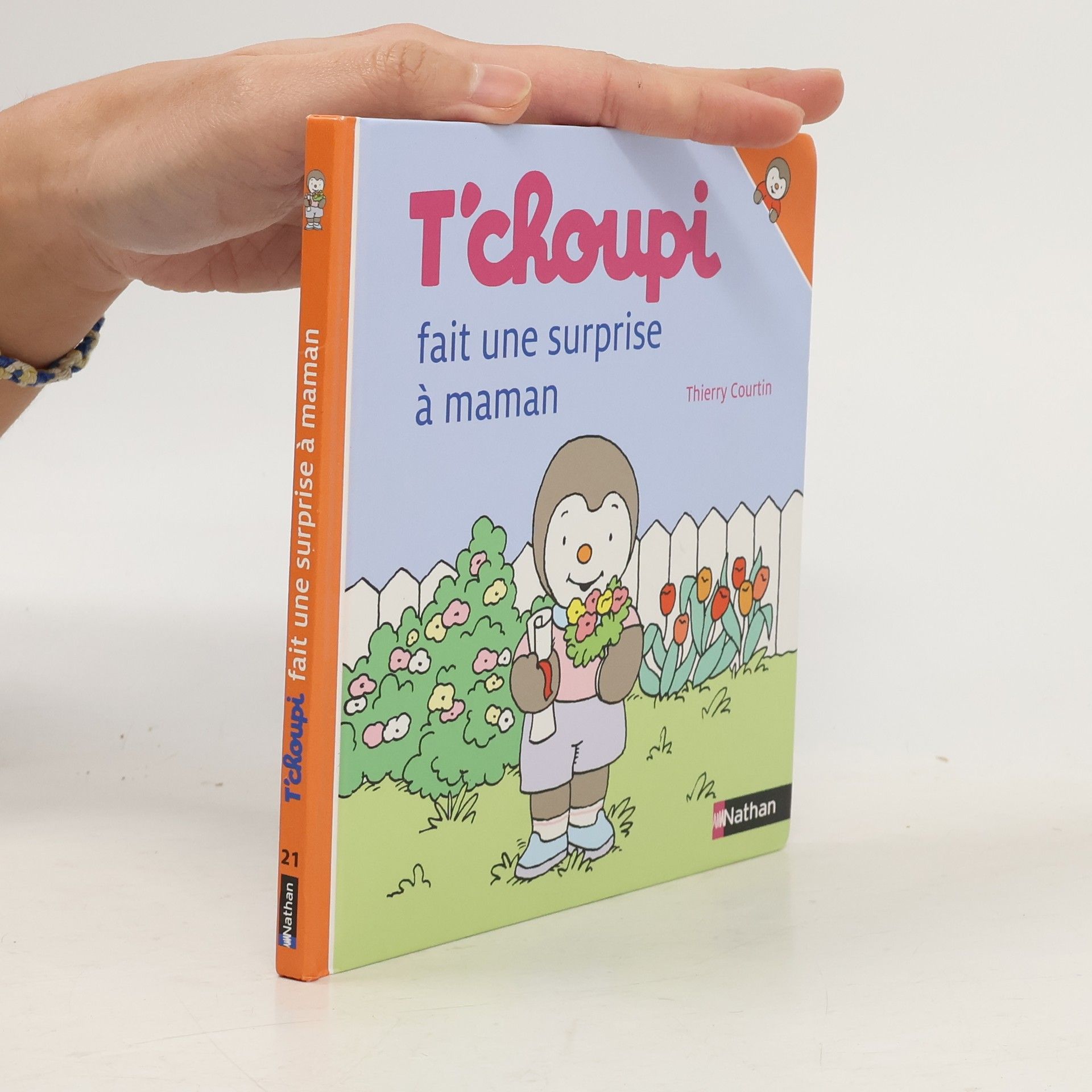 Thierry Courtin T'choupi fait une surprise à maman