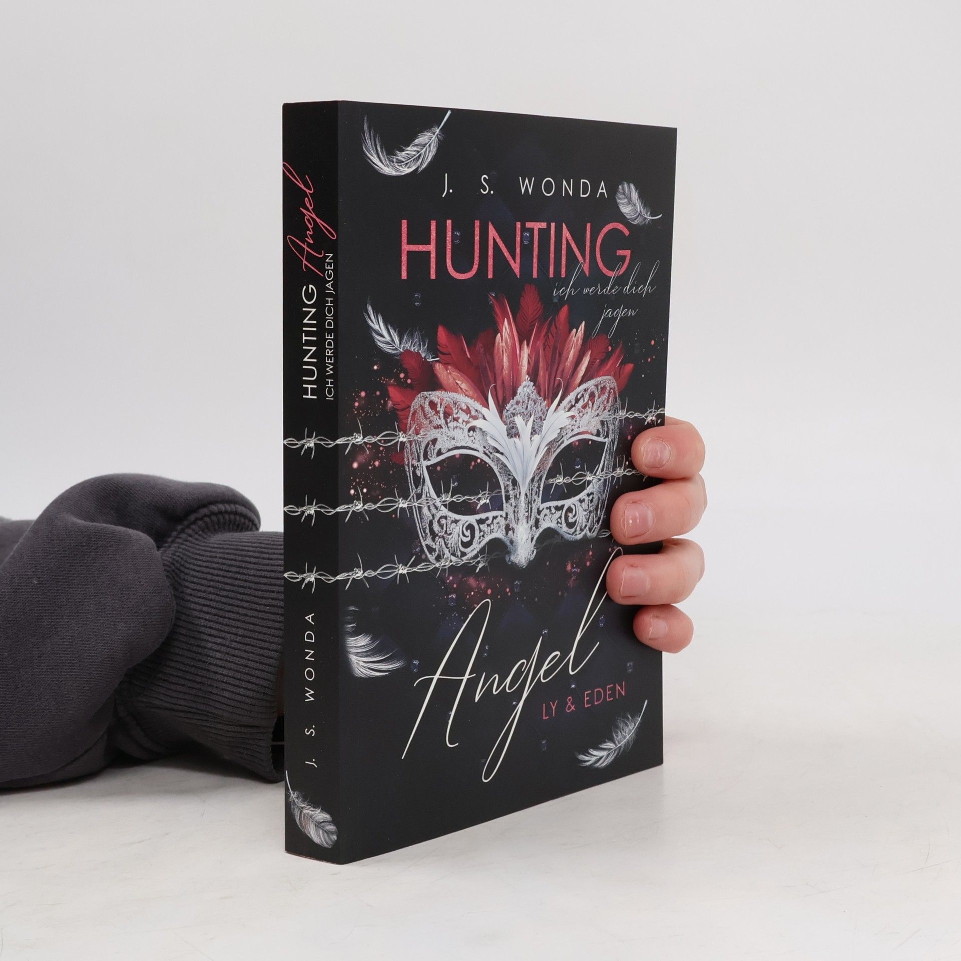 Jane S. Wonda Hunting Angel