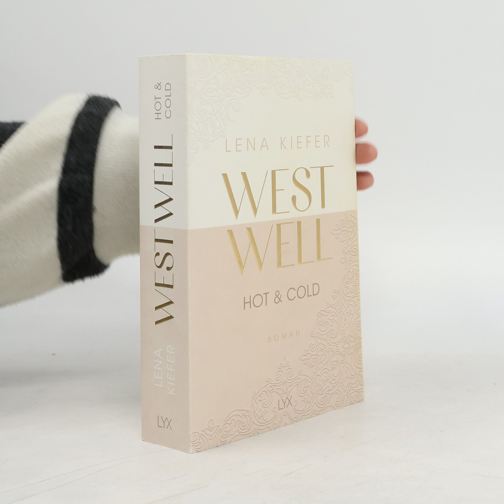 Lena Kiefer Westwell - Hot & Cold