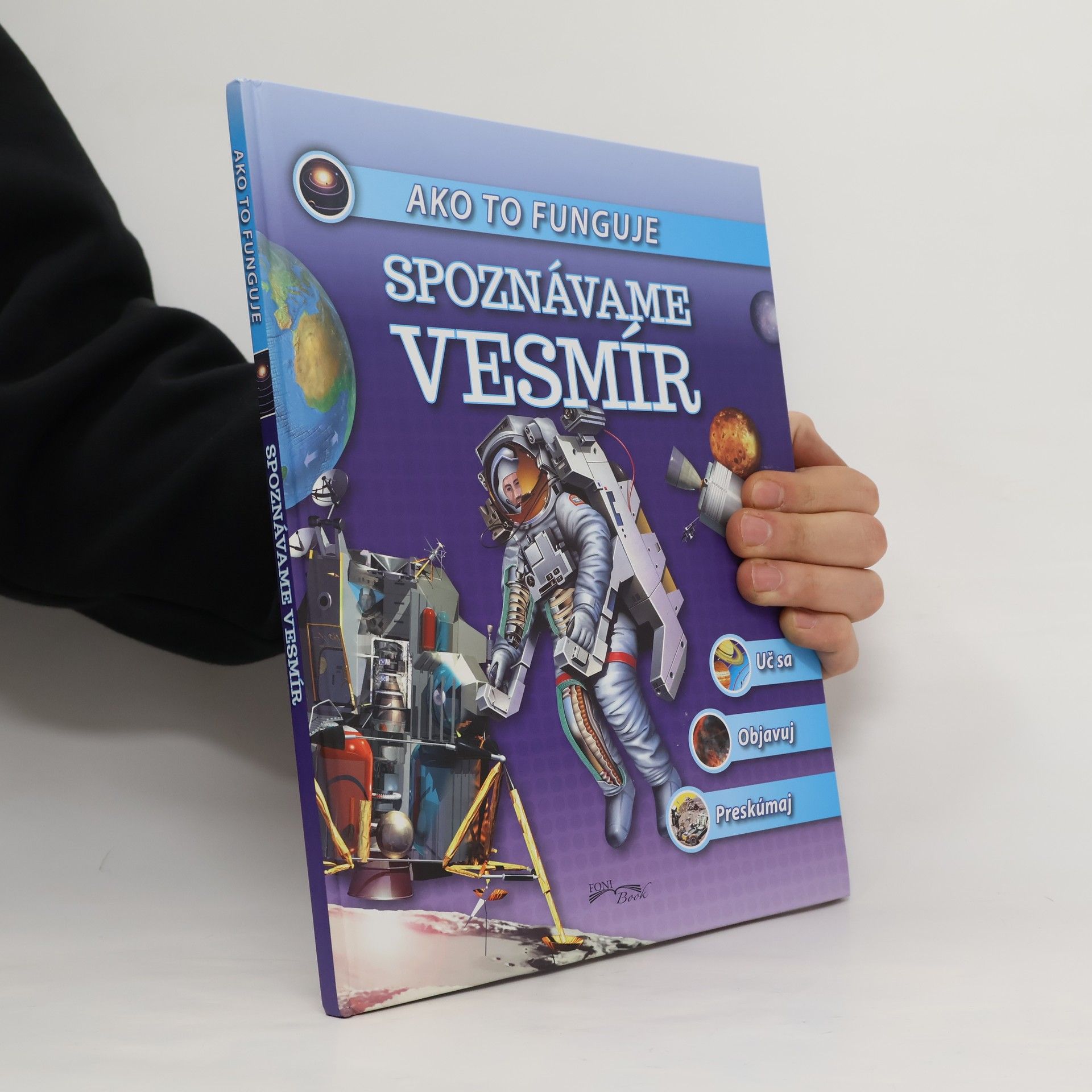 Autorenkollektiv Spoznávame vesmír