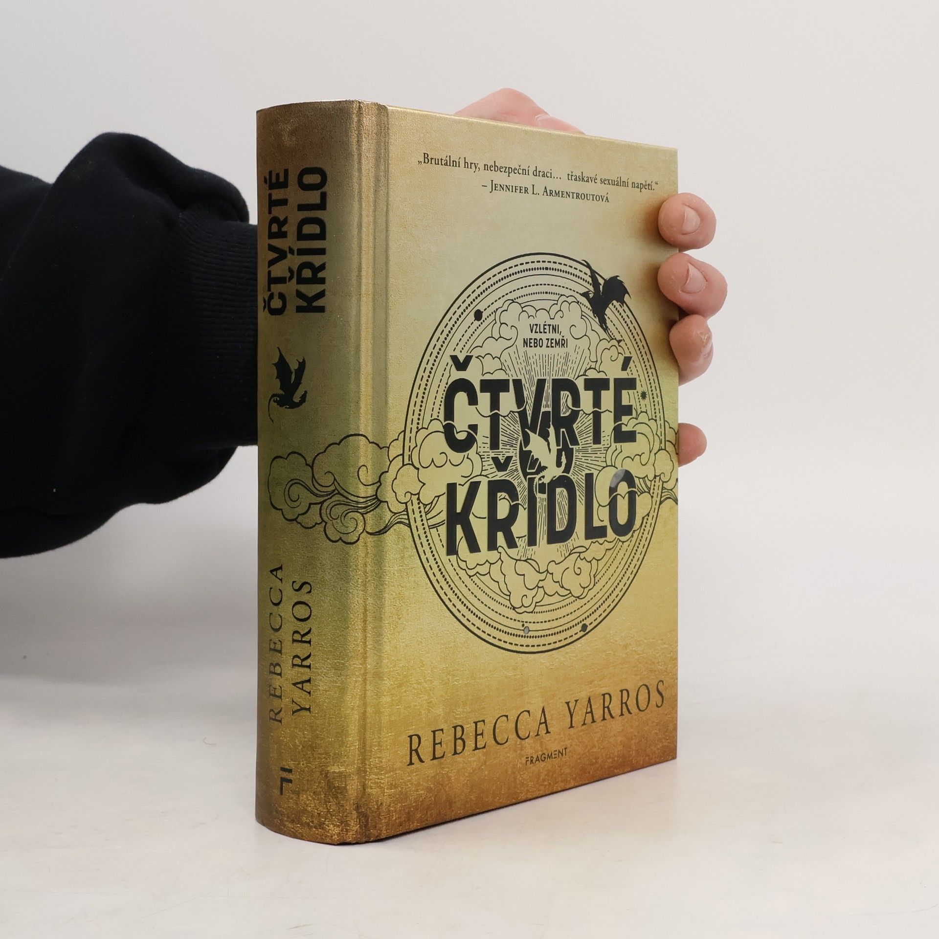 Rebecca Yarros Čtvrté křídlo