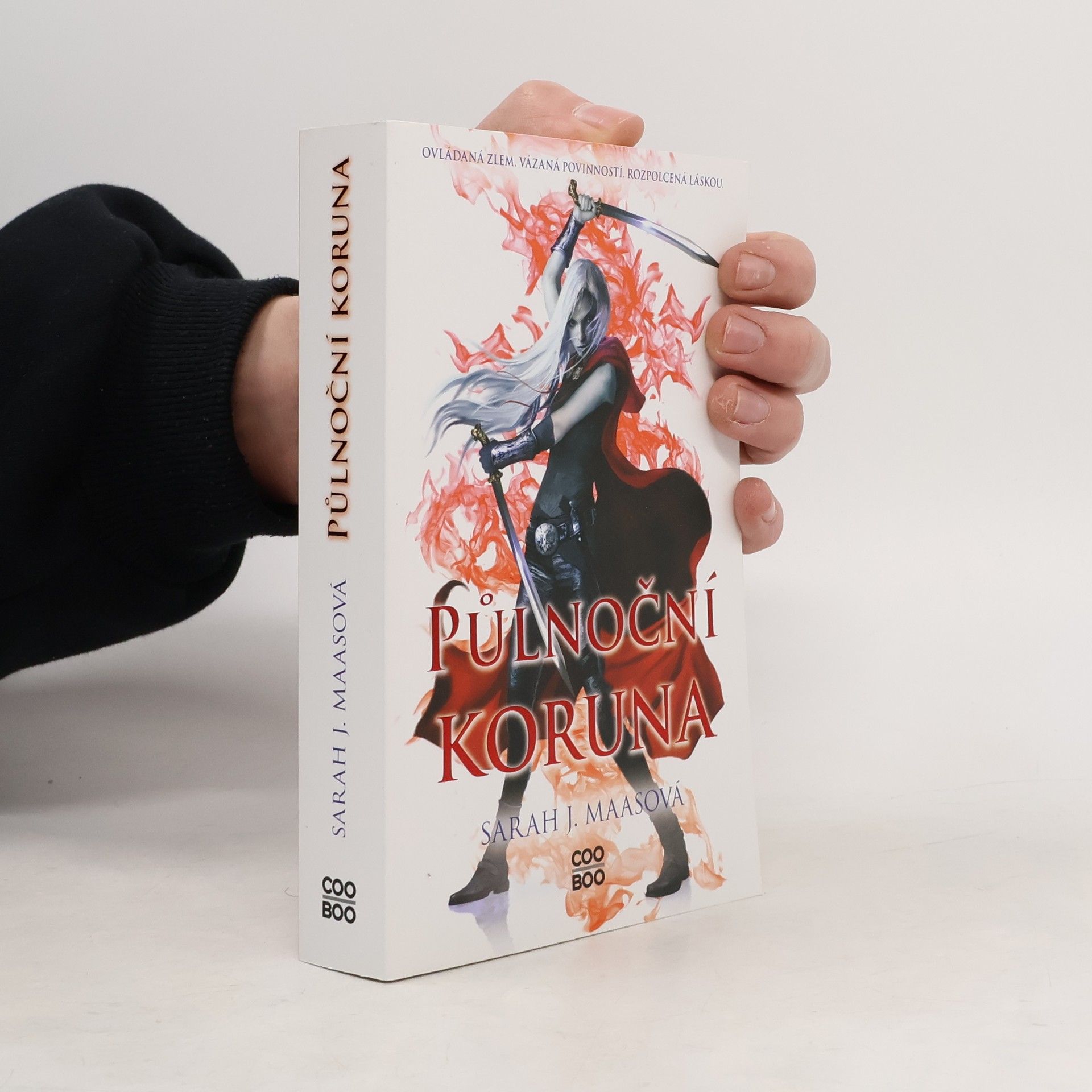 Sarah J. Maas Půlnoční koruna