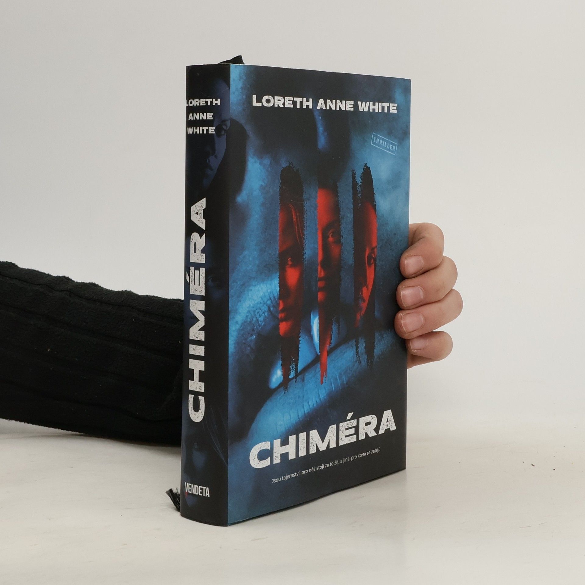 Loreth Anne White Chiméra