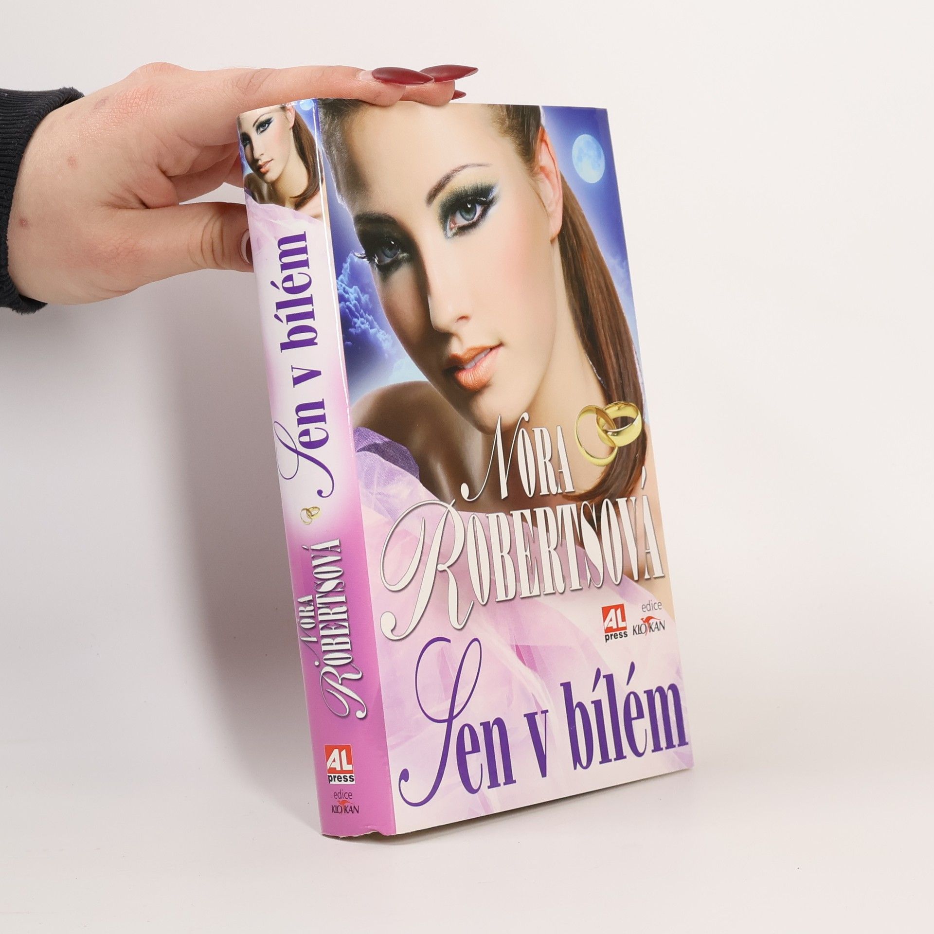 Nora Roberts Sen v bílém