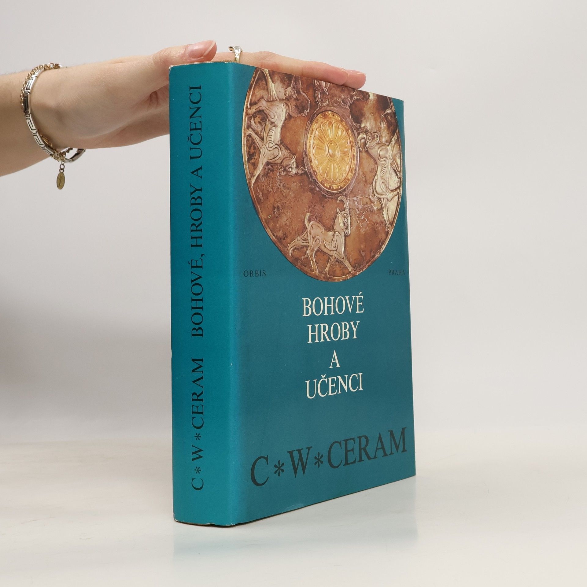 C. W. Ceram Bohové, hroby a učenci